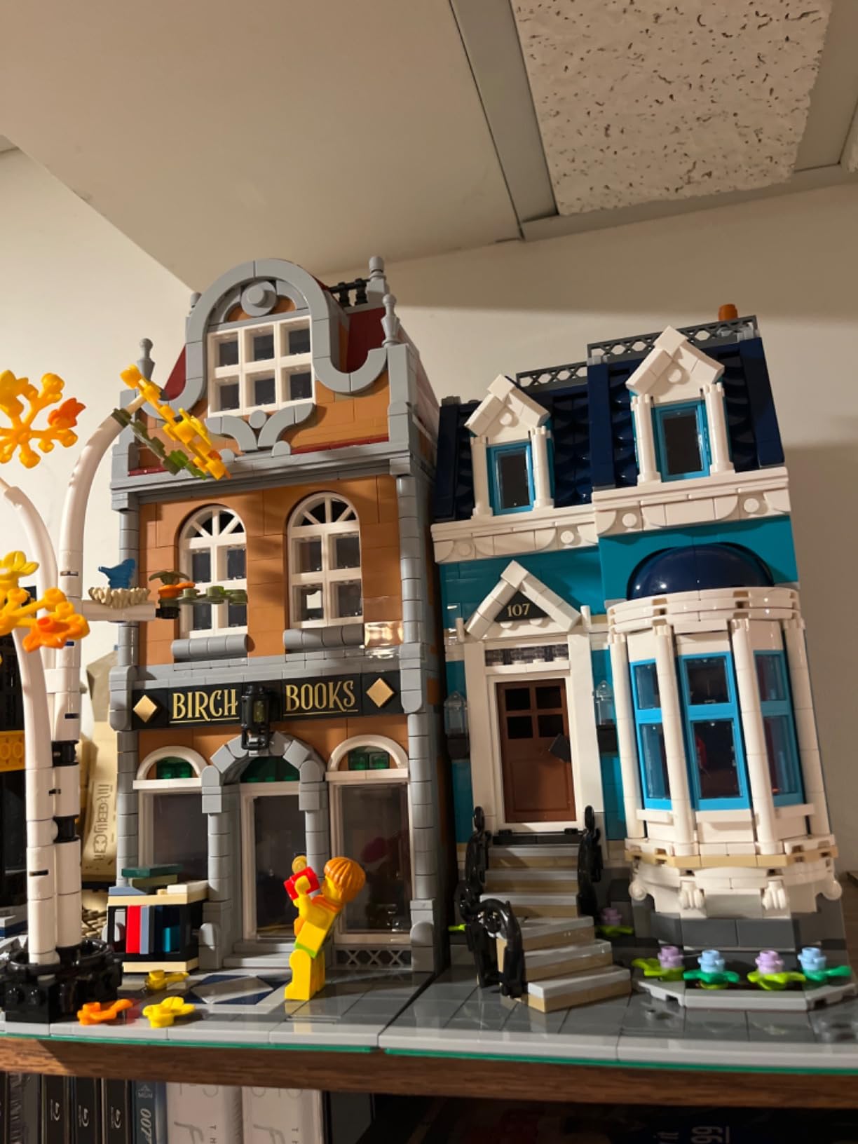 LEGO Creator Expert Bookshop 10270 Modular Building, Home Décor Display Set for Collectors, Advanced Collection, Gift Idea for 16 Plus Year Olds customer photo 1