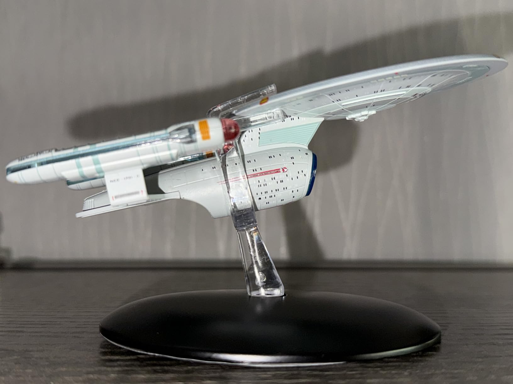 Star Trek The Official Starships Collection | Eaglemoss Model Ship Box U.S.S. Enterprise NCC-1701-C customer photo 1