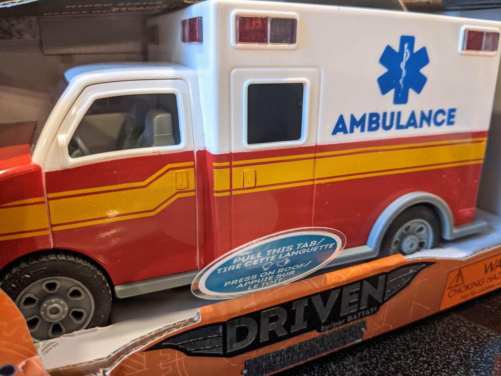 Driven by Battat - 7-Inch Ambulance Toy with Lights & Sounds, Rescue Vehicle for Boys & Girls, Durable Design, Realistic Details, Ideal Gift 3+ Years Toy for Kids customer photo 1
