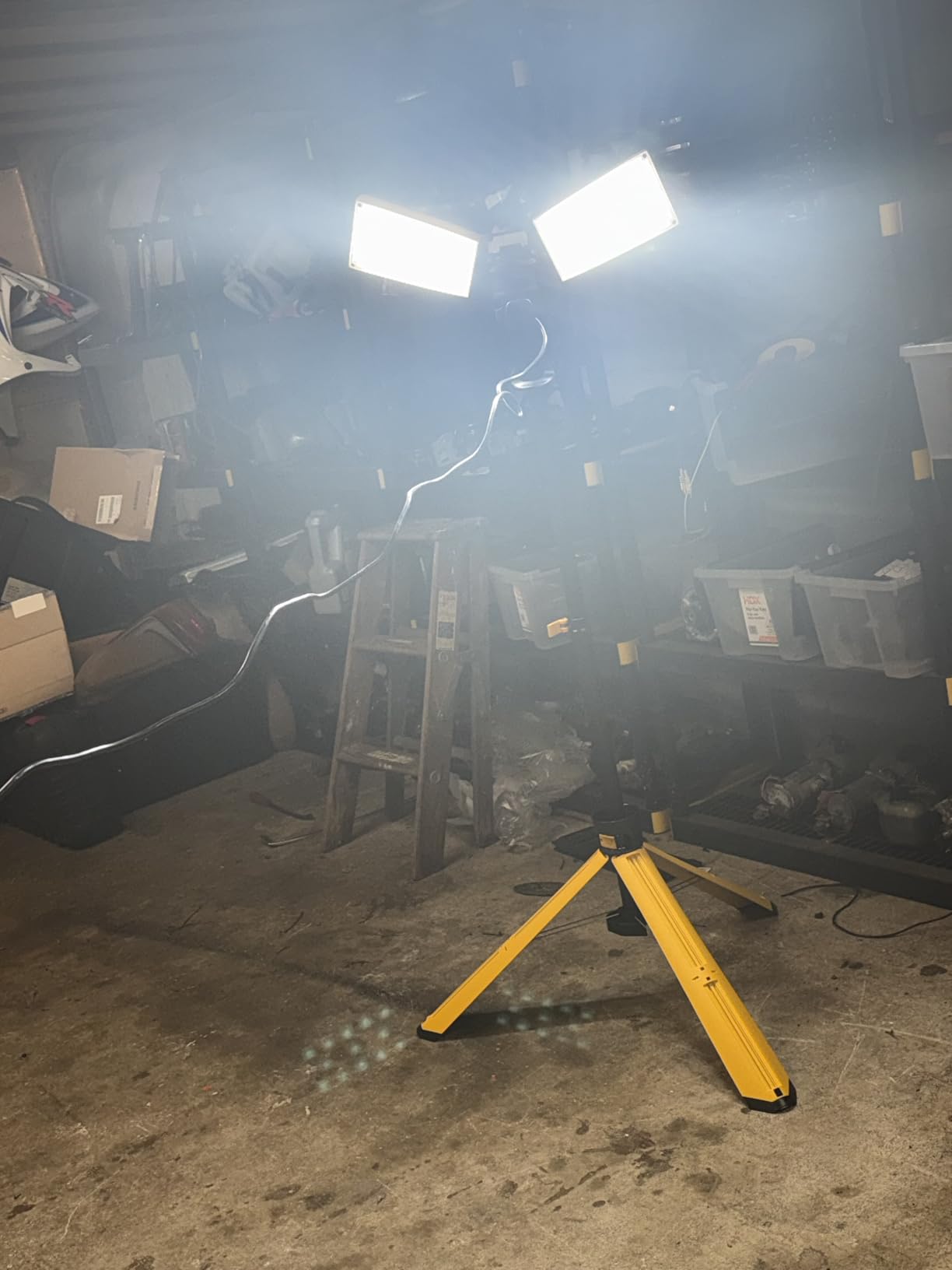 LUTEC 6290Pro 15000 Lumen 105 Watt Dual-Head LED Work Light with Telescoping Tripod, Work Light with Stand Rotating Waterproof Lamps and 8 Ft 3-Prong Power Cord customer photo 1