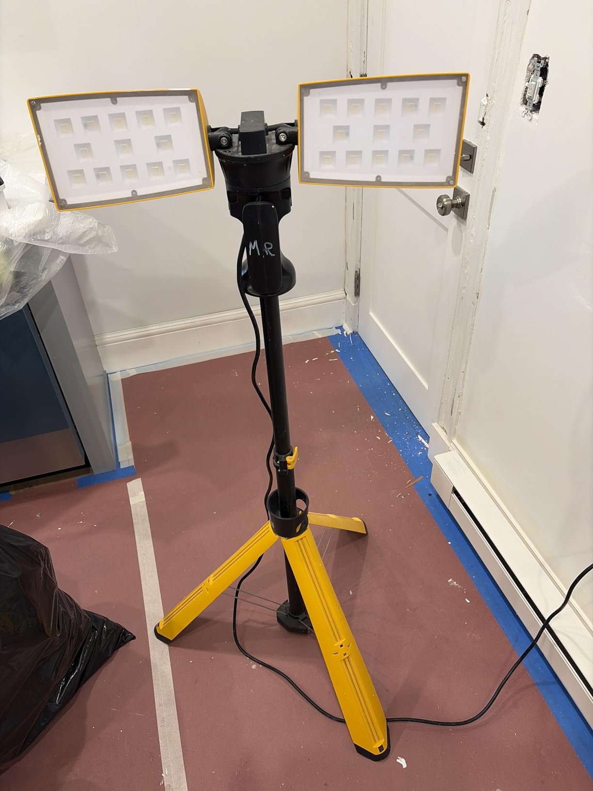 LUTEC 6290Pro 15000 Lumen 105 Watt Dual-Head LED Work Light with Telescoping Tripod, Work Light with Stand Rotating Waterproof Lamps and 8 Ft 3-Prong Power Cord customer photo 2