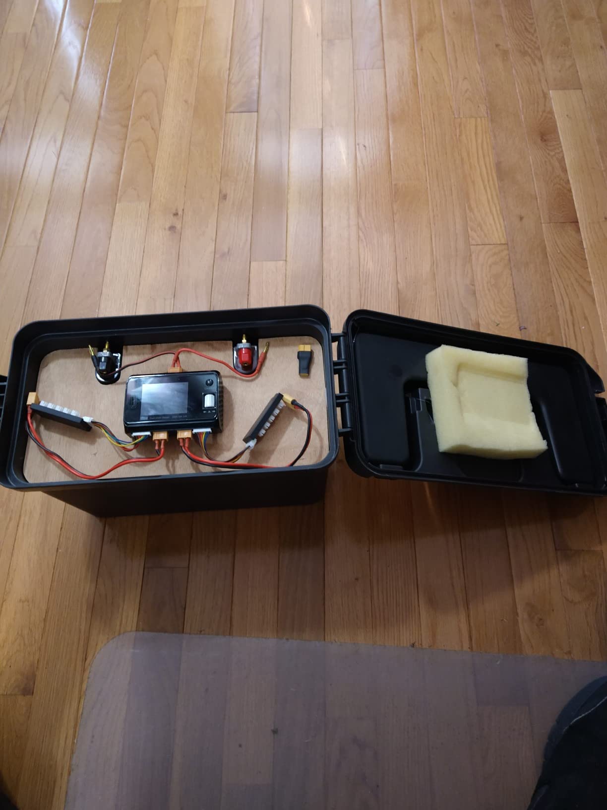 ToolkitRC M6D Dual DC Battery Charger Workstation (6S/15A/250W) customer photo 1