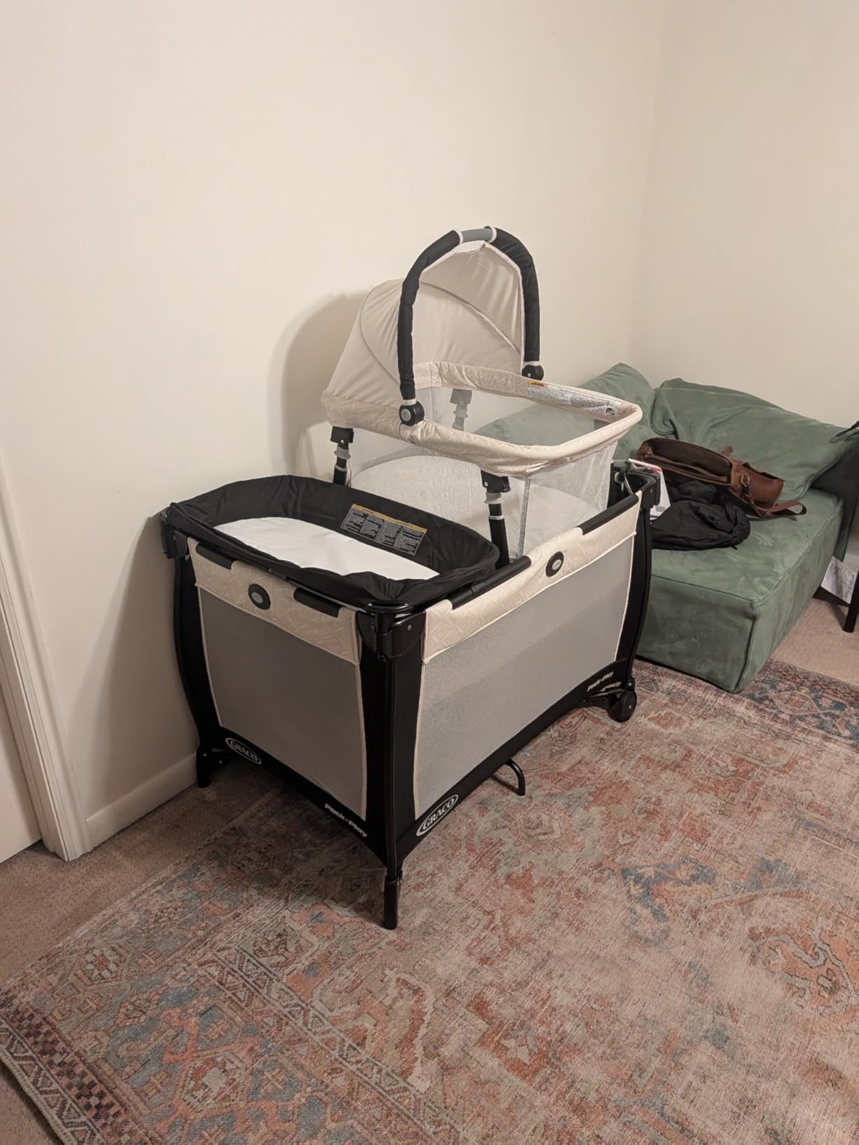 Graco Pack 'n Play Close2Baby Bassinet Playard with Portable Bassinet, Diaper Changer, Derby customer photo 1