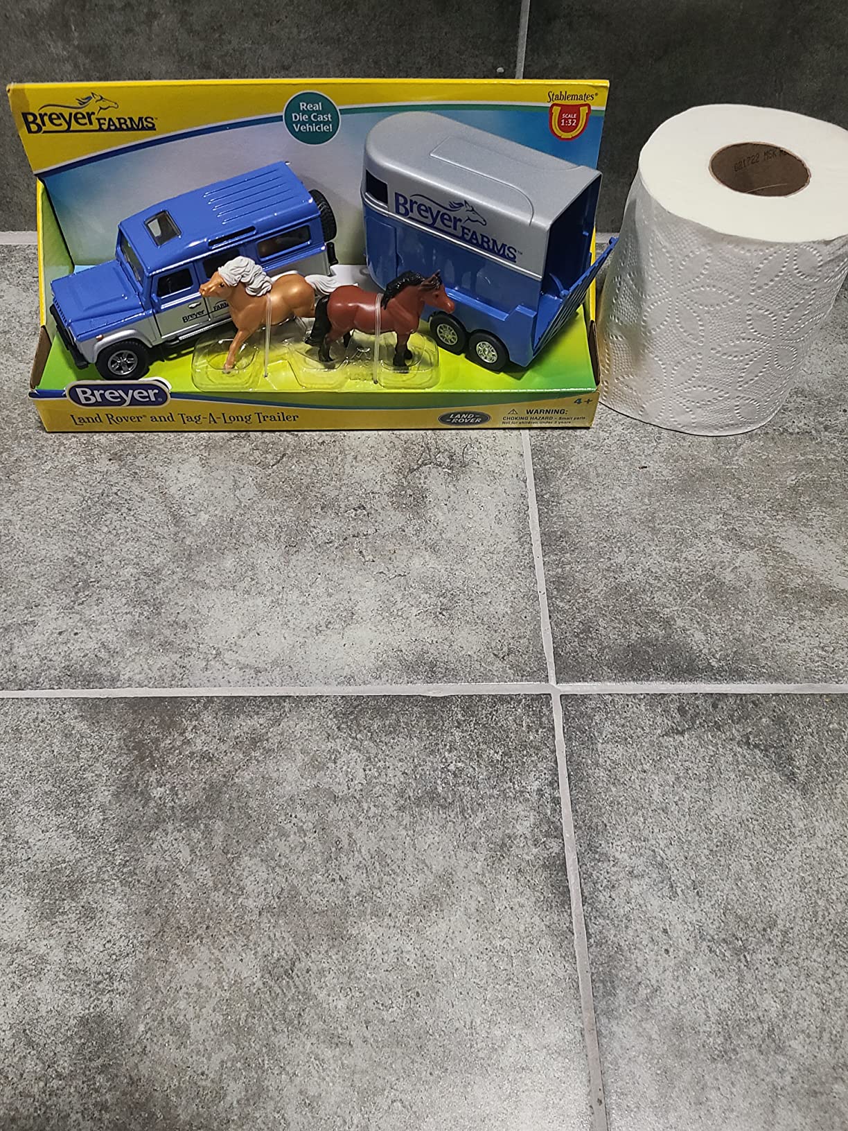 Horses Farms Land Rover and Tag-a-Long Trailer and Playset | Die Cast | 3.25