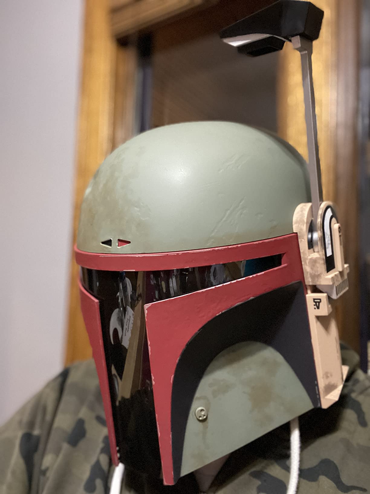 The Black Series Boba Fett (Re-Armored) Premium Electronic Helmet, The Mandalorian Roleplay Collectible for Kids Ages 14 and Up customer photo 2