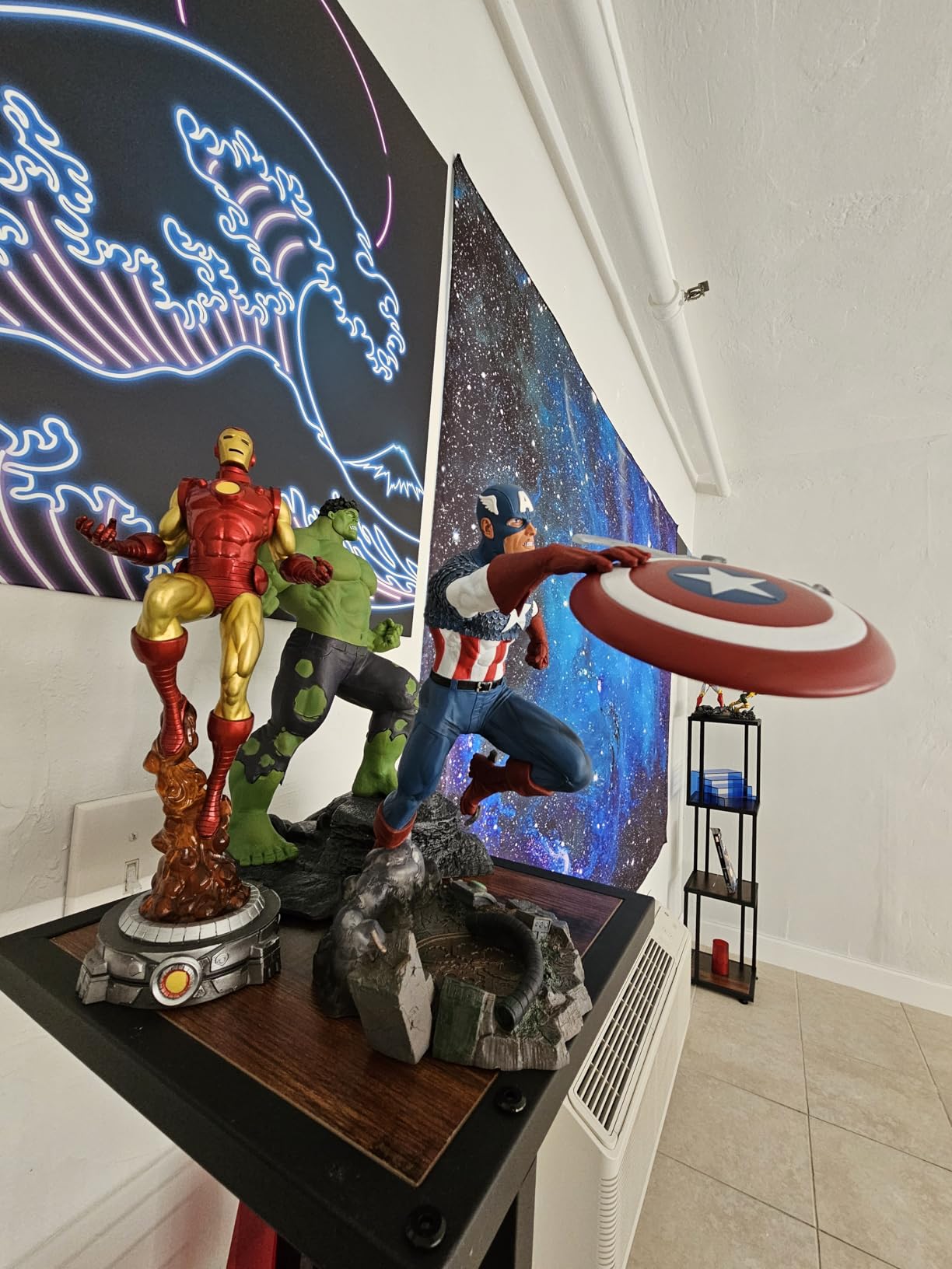 Diamond Select Toys Marvel Gallery VS: Captain America PVC Figure, 10 inches customer photo 1