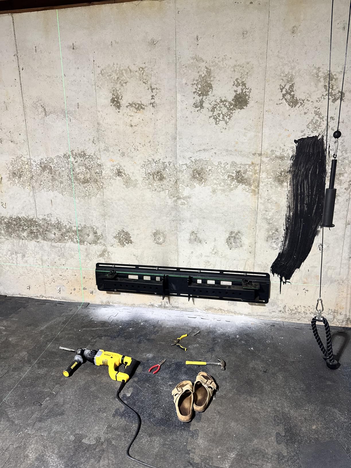 CIGMAN Laser Level Self Leveling 3x360 Degree 3D Green Cross Line for Construction and Picture Hanging, Rechargeable battery, Remote Controller, Magnetic Rotating Stand Included customer photo 2