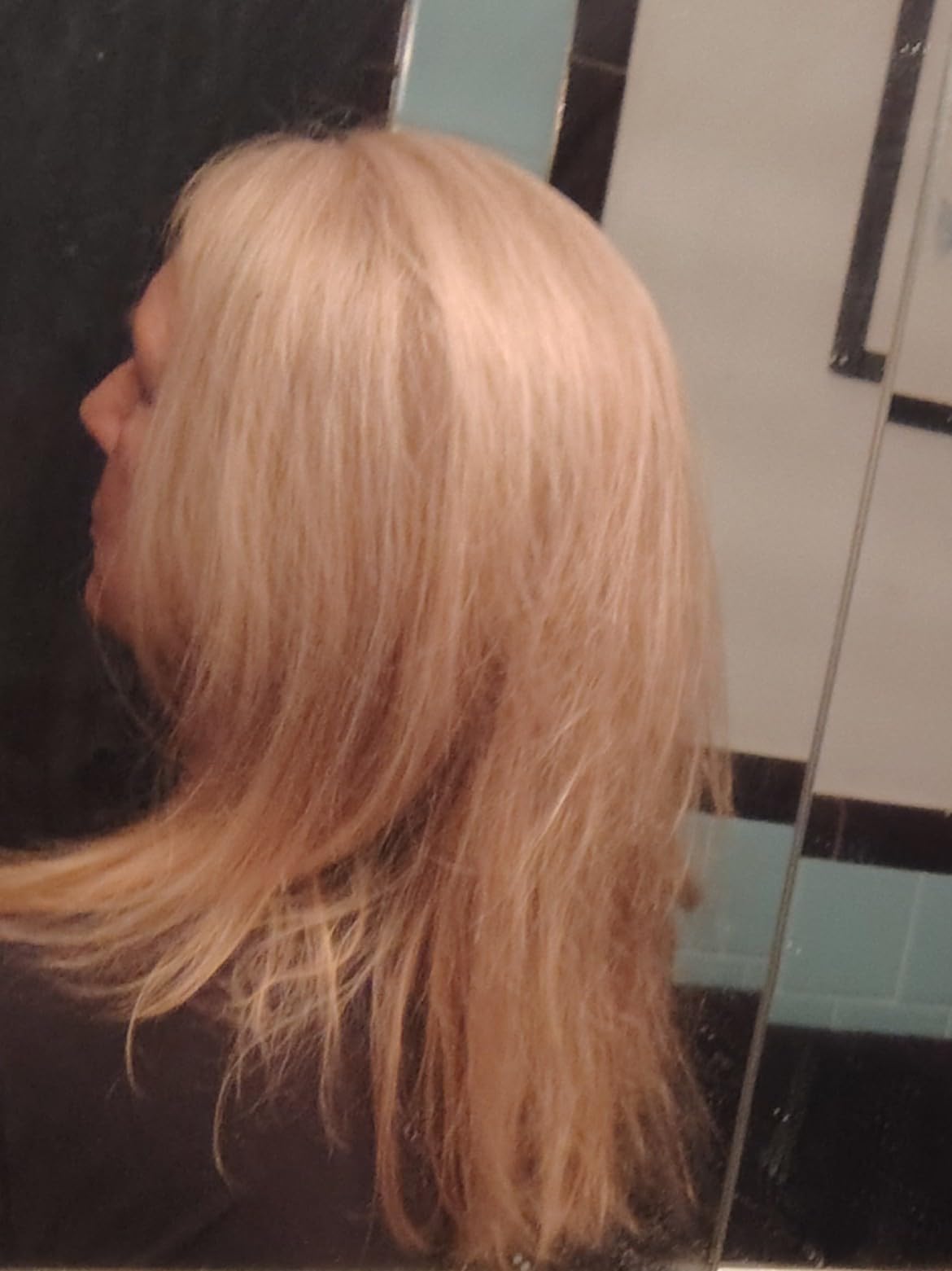 IGK EXPENSIVE Clear Gloss Top Coat | High Shine Gloss Treatment for Soft, Smooth Glass Hair | Revives Color-Treated Hair and Helps Control Frizz | 4.2 Oz customer photo 1