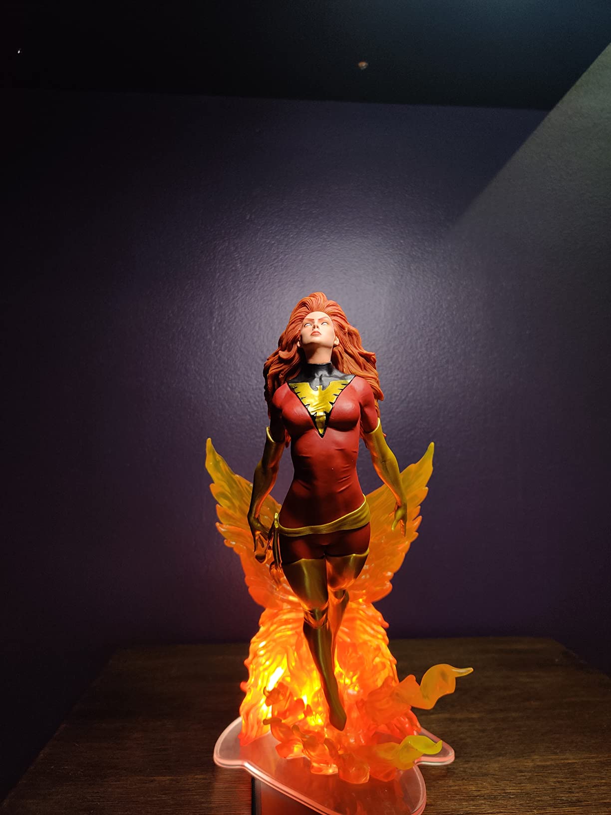 Diamond Select Toys Marvel Gallery VS: Dark Phoenix PVC Statue, Multicolor, 10 inches customer photo 1