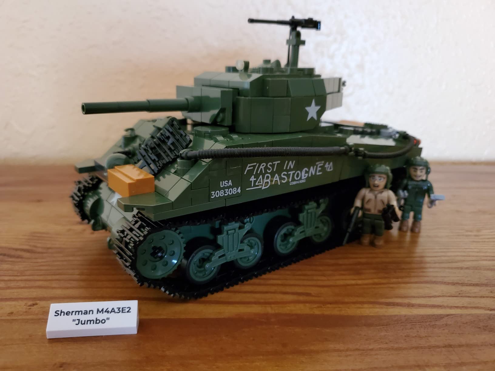 720 Pcs Historical Collection WWII Sherman M4A3E2 Tank Building Set customer photo 1