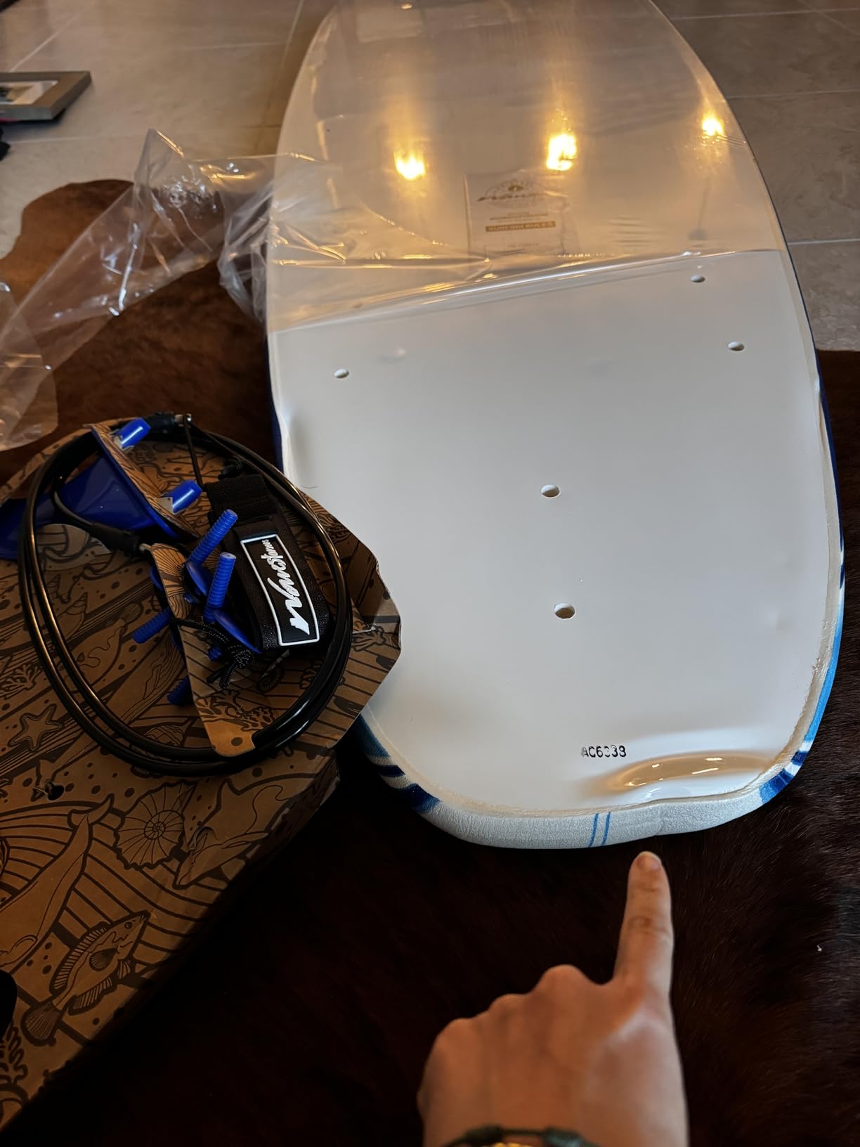 Wavestorm - Classic Soft Top Foam 7ft Surfboard for Beginners and All Surfing Levels Complete Set Includes Leash and Multiple Fins customer photo 2