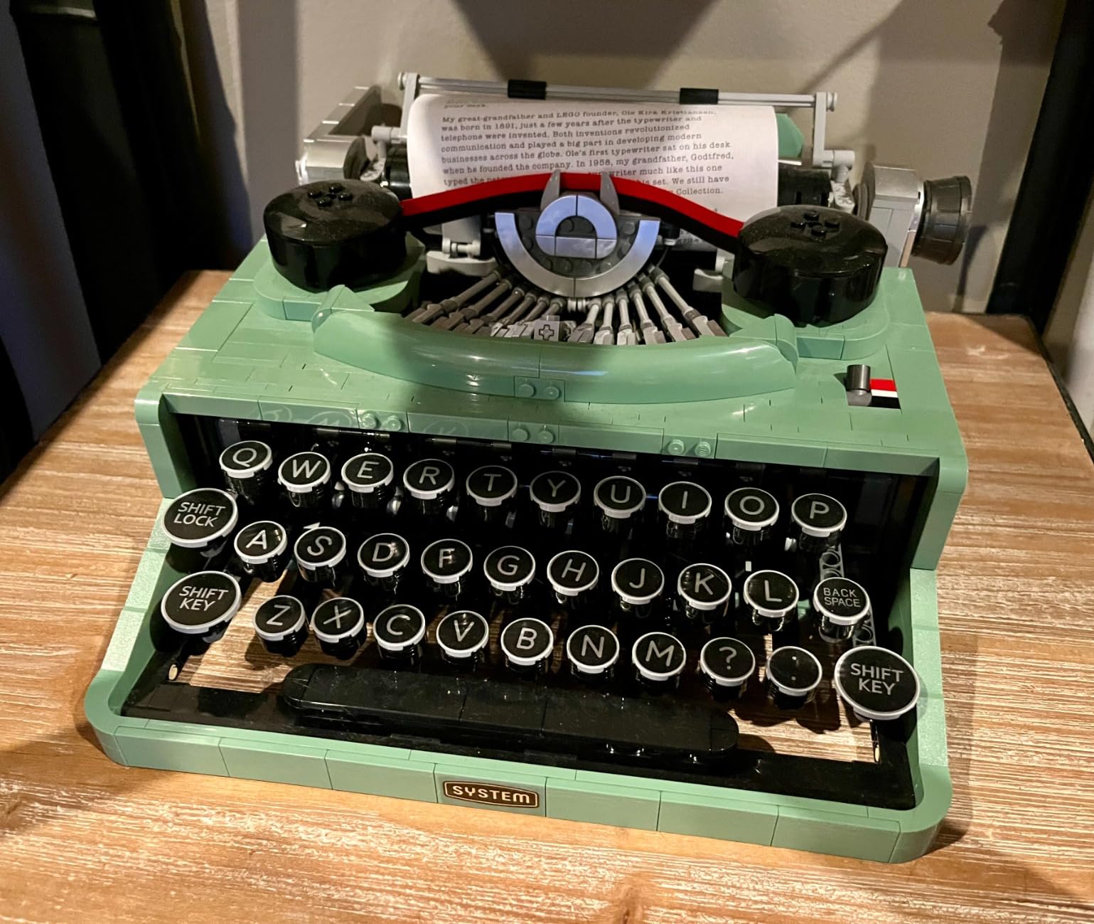 LEGO Ideas Typewriter 21327 Building Set for Adults, Collectible Retro Display Model, Creative Hobbies Unique Gift Idea customer photo 2
