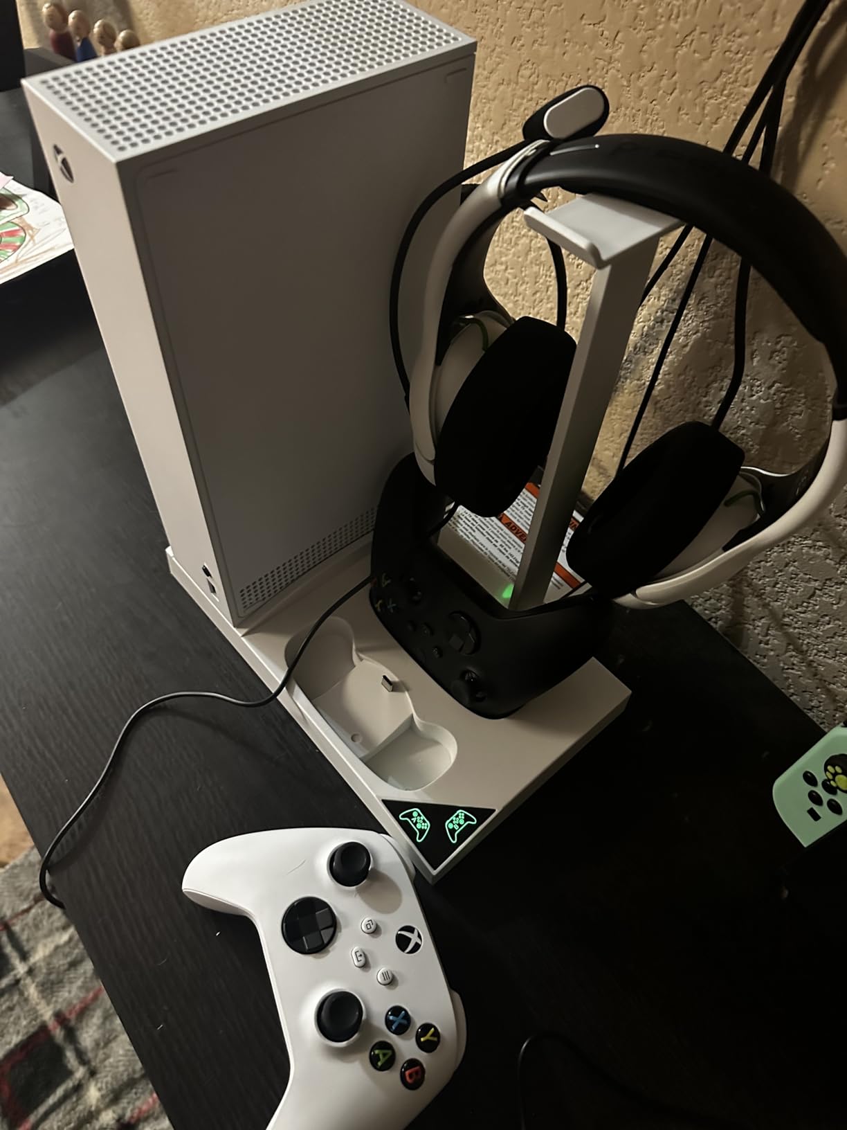 Charger Stand Cooling Fan for Xbox Series S Console/Controller, Dual Cooler System Charging Dock Accessories with 2*Rechargeable Battery, Earphone Mounts, Brackets & Stands for Xbox Series S customer photo 2