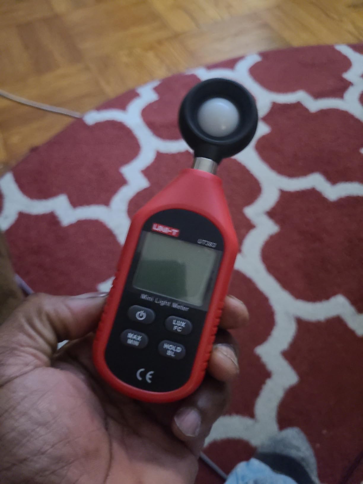 UNI-T UT383 Light Meter Lux Meter Lumens Digital Illuminance Meter 0~199,900 Lux (0~18,500 FC) Foot Candles Luxmeter customer photo 1