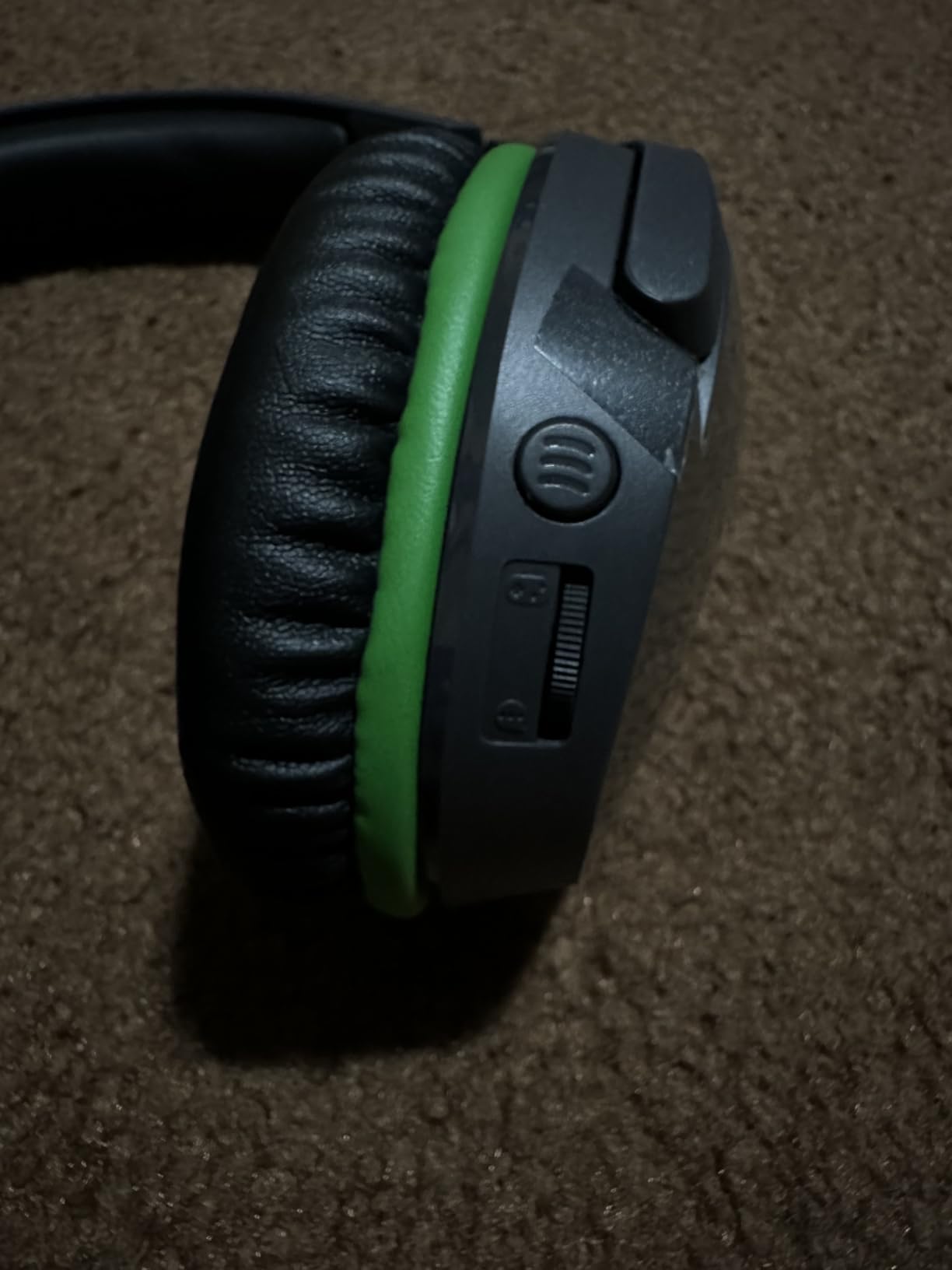 HyperX CloudX Stinger Core - Wireless Gaming Headset, for Xbox Series X|S and Xbox One, Memory Foam & Premium Leatherette Ear Cushions customer photo 2