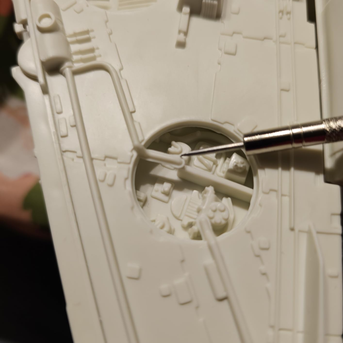 MPC Star Wars: A New Hope Millennium Falcon 1:72 Scale Model Kit customer photo 2