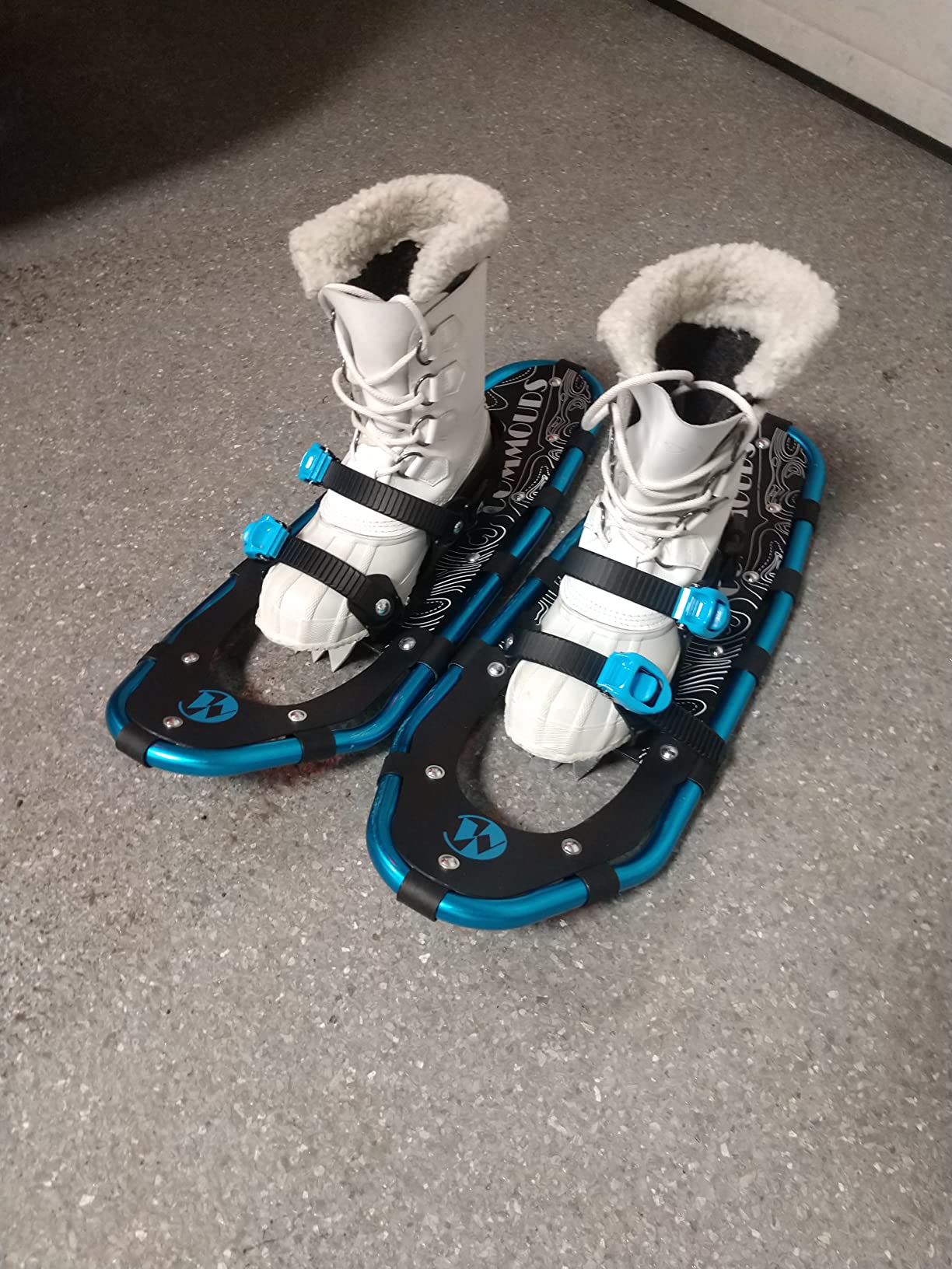 COMMOUDS Lightweight Snow Shoes for Men Women Youth Kids, Fully Adjustable Bindings, 14/21/25/30 Inches Aluminum Alloy Terrain Snowshoes with Trekking Poles and Carrying Bag customer photo 2