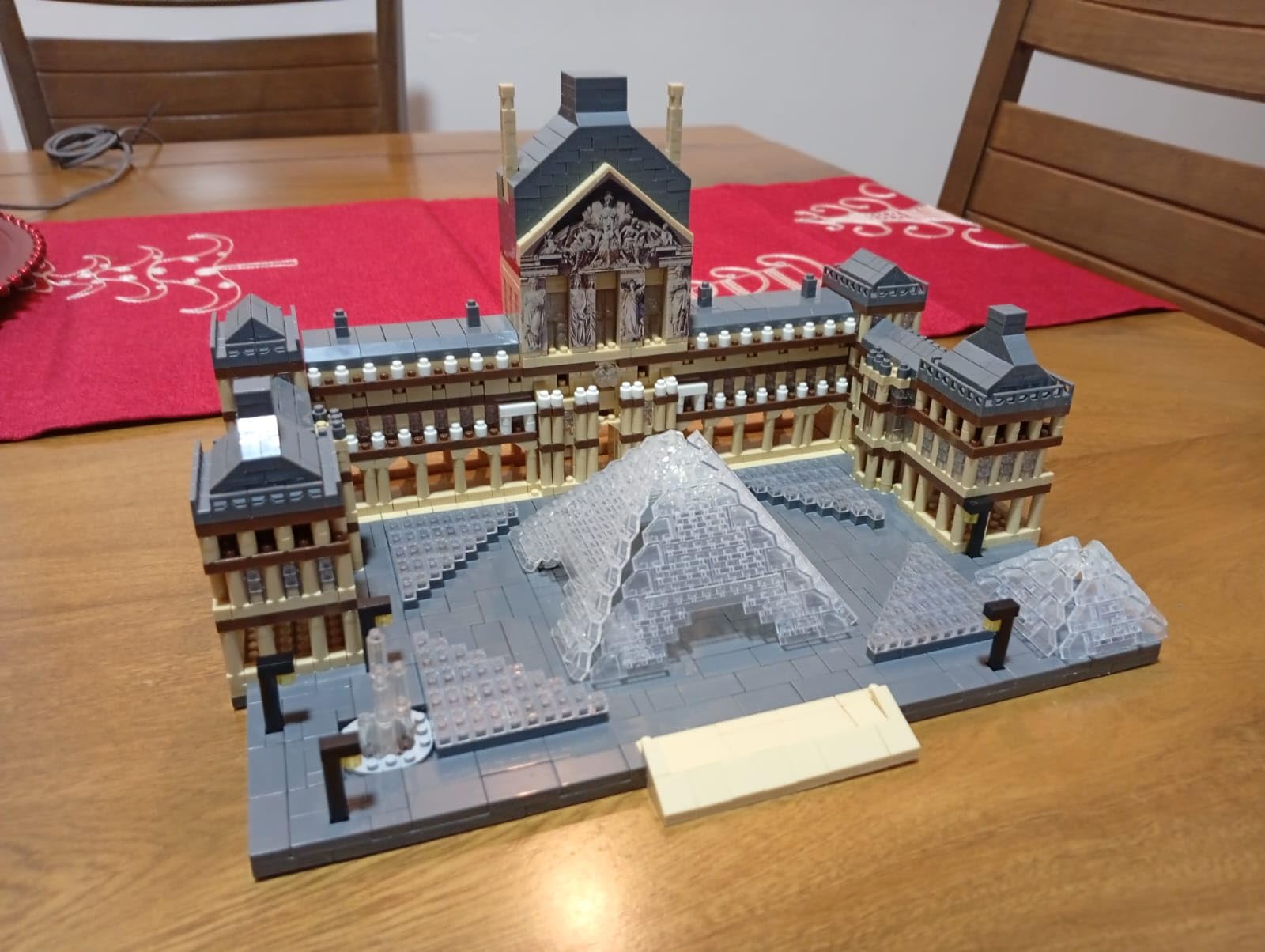 dOvOb Architecture Louvre Micro Building Blocks Set (2885PCS) - World Famous Architectural Model Toys Gifts for Kid and Adult customer photo 2