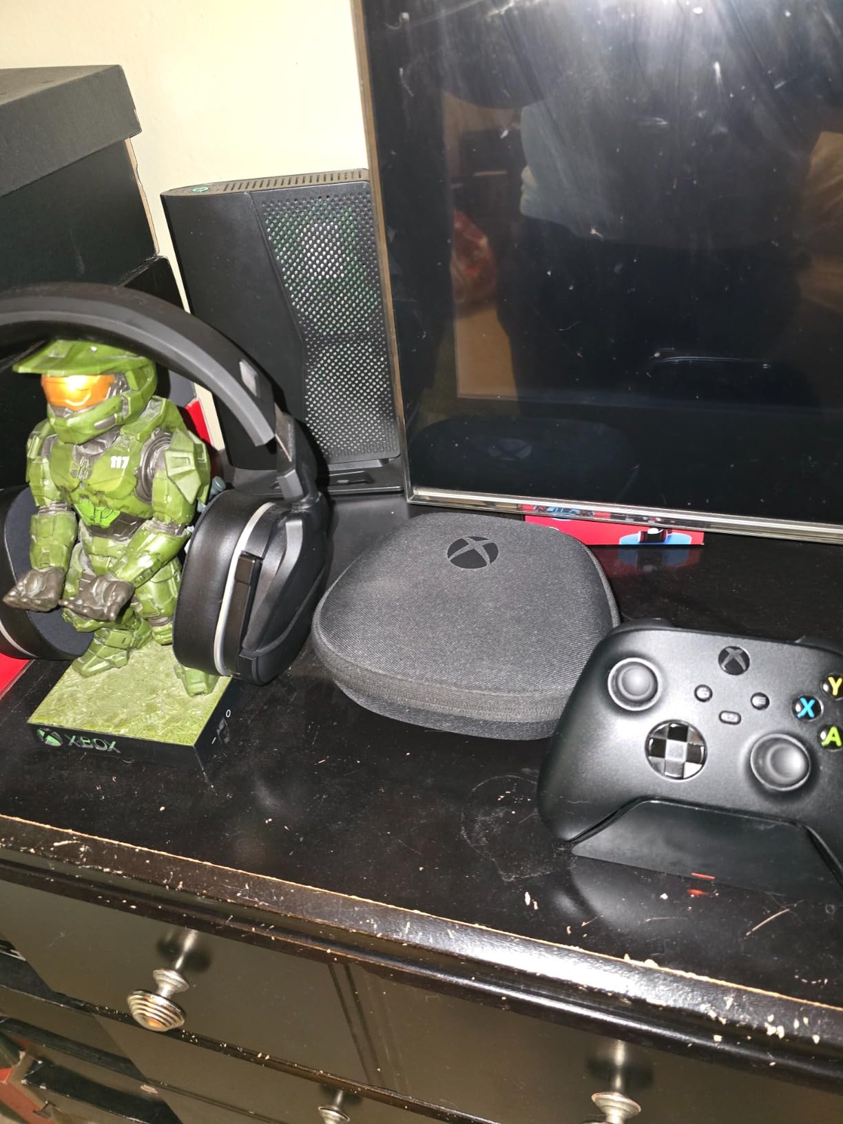 Razer Universal Quick Charging Stand for Xbox Series X|S: Magnetic Secure Charging - Carbon Black customer photo 2