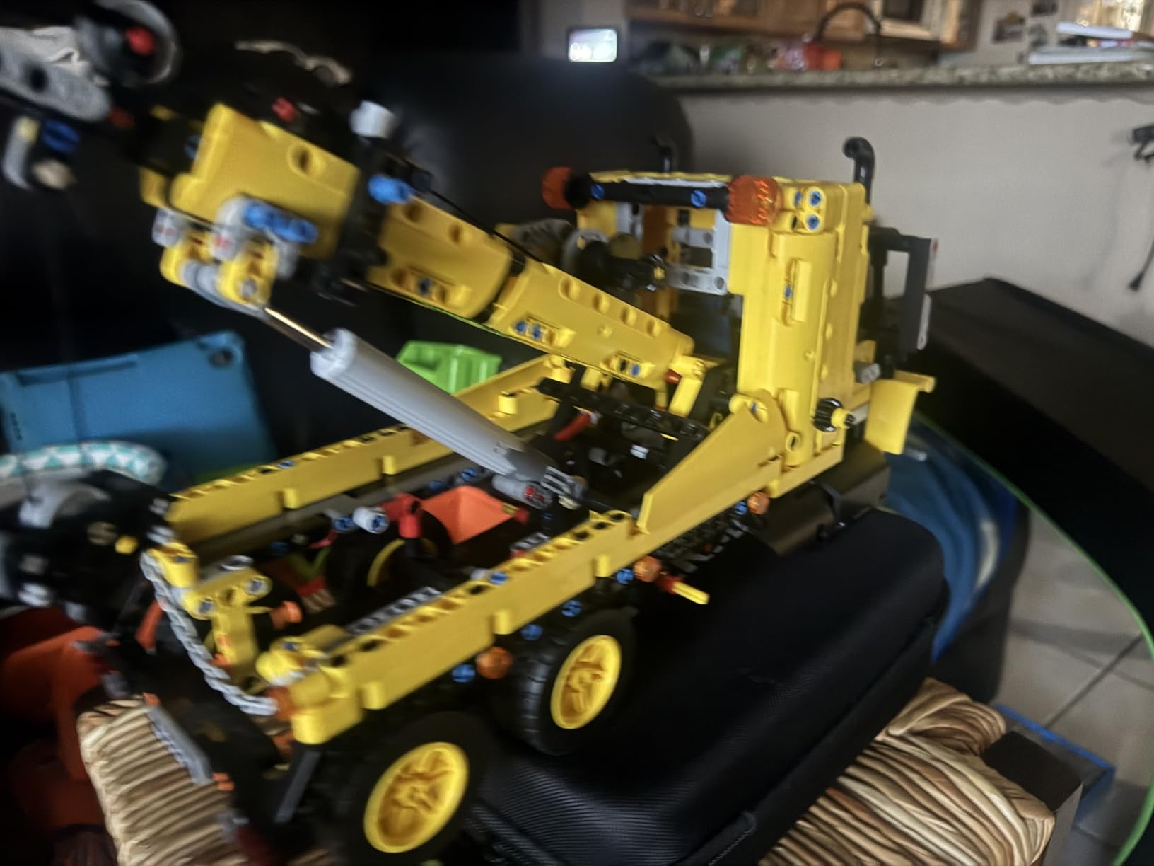 Mould King 17011 Heavy-Duty Tow Truck Building Toy Set, Technology MOC Road Trailers Building Gift Toys for Age 14+/Adult (1,250 Pieces) customer photo 1