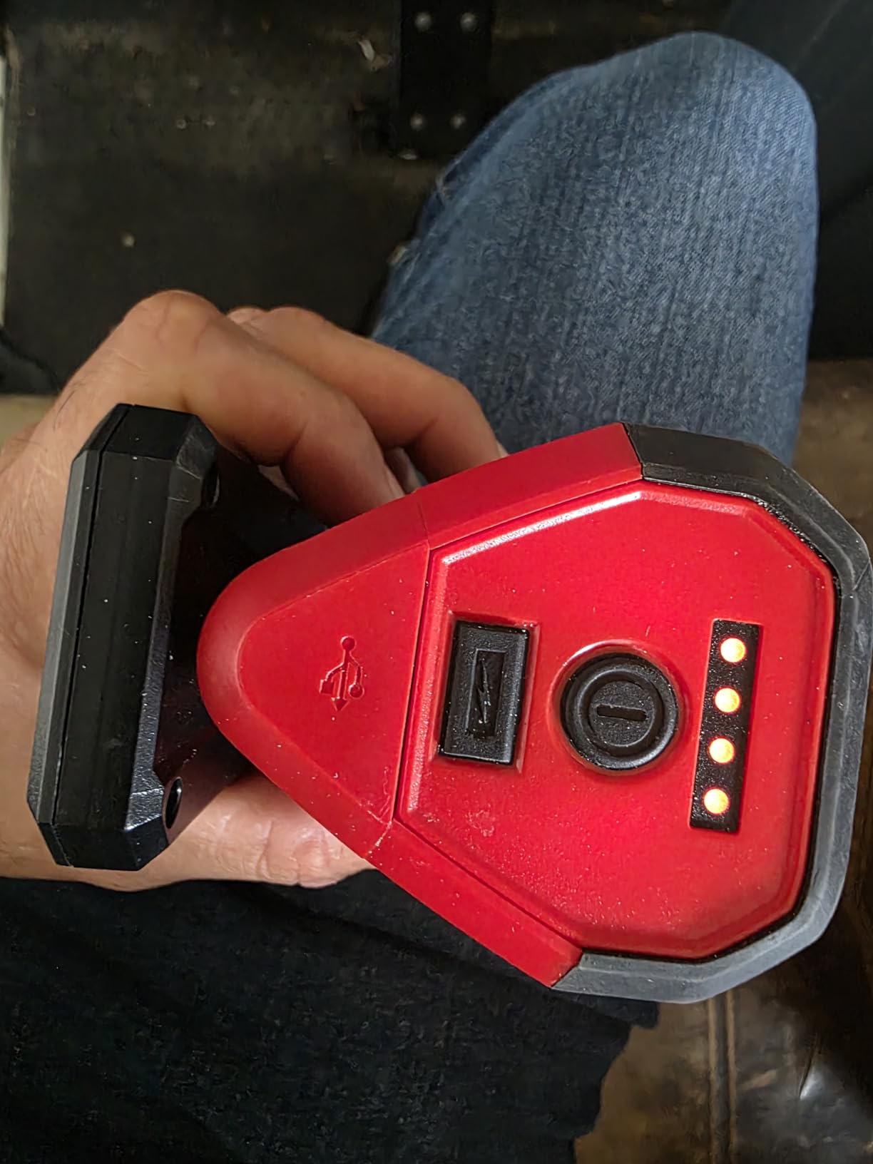 Milwaukee Electric - M12 Rover Service Repair Flood Light W/USB Charge customer photo 1