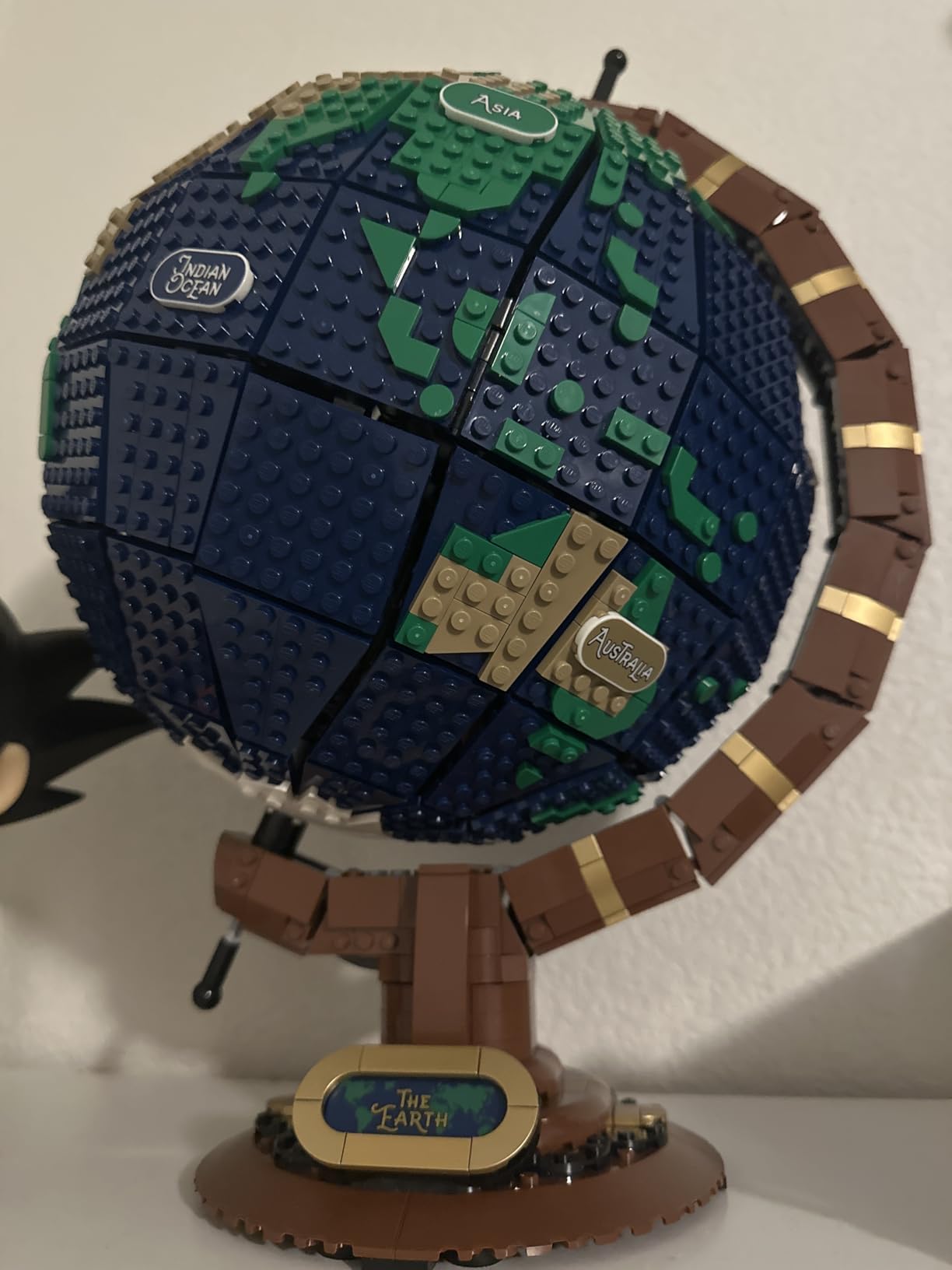 LEGO Ideas The Globe Building Set, Build and Display Model for Adults, Home Decor Gift for People with a Passion for Travel, Geography and Arts, 21332 customer photo 1