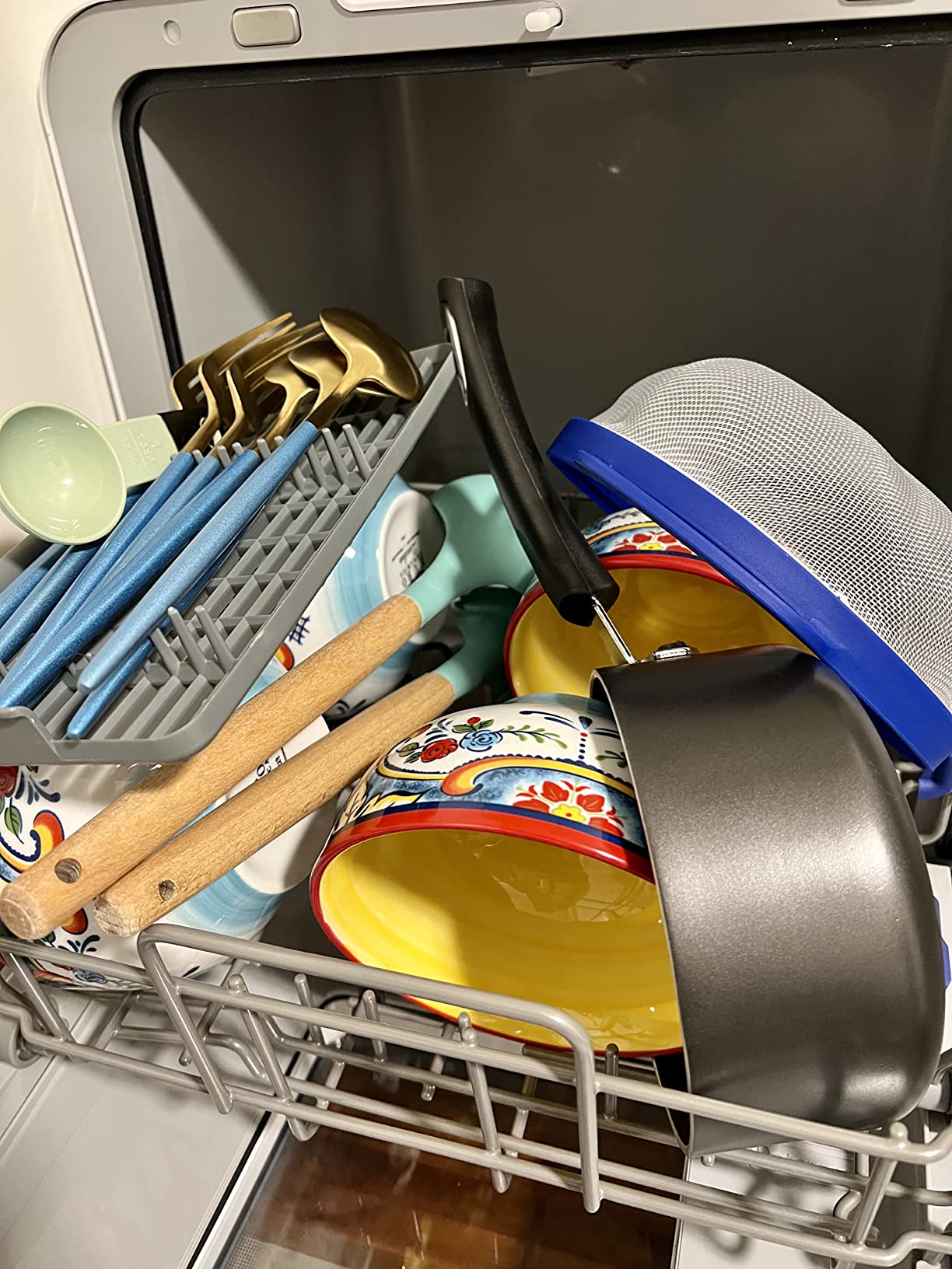 Countertop Dishwasher, Portable Dishwasher with 6L Built-in Water Tank, Mini Dishwasher with More Space Inside, 7 Programs, UV Hygiene& Auto Door Open, for Apartments, Dorms& RVs, White customer photo 2