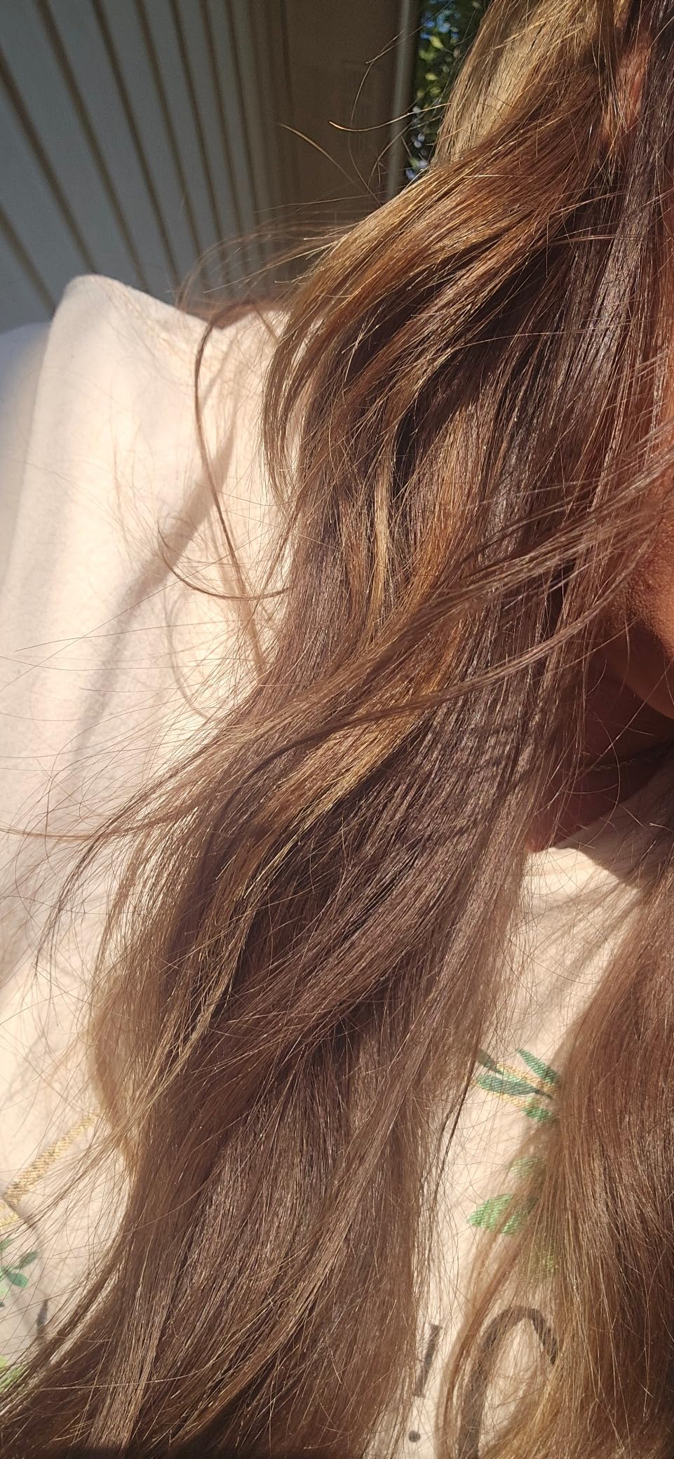 Bed Head by TIGI Headrush Fragrance & Shine Finishing Spray for Smooth Shiny Hair, Reduces Frizz and Flyaways, 5.3 oz customer photo 1