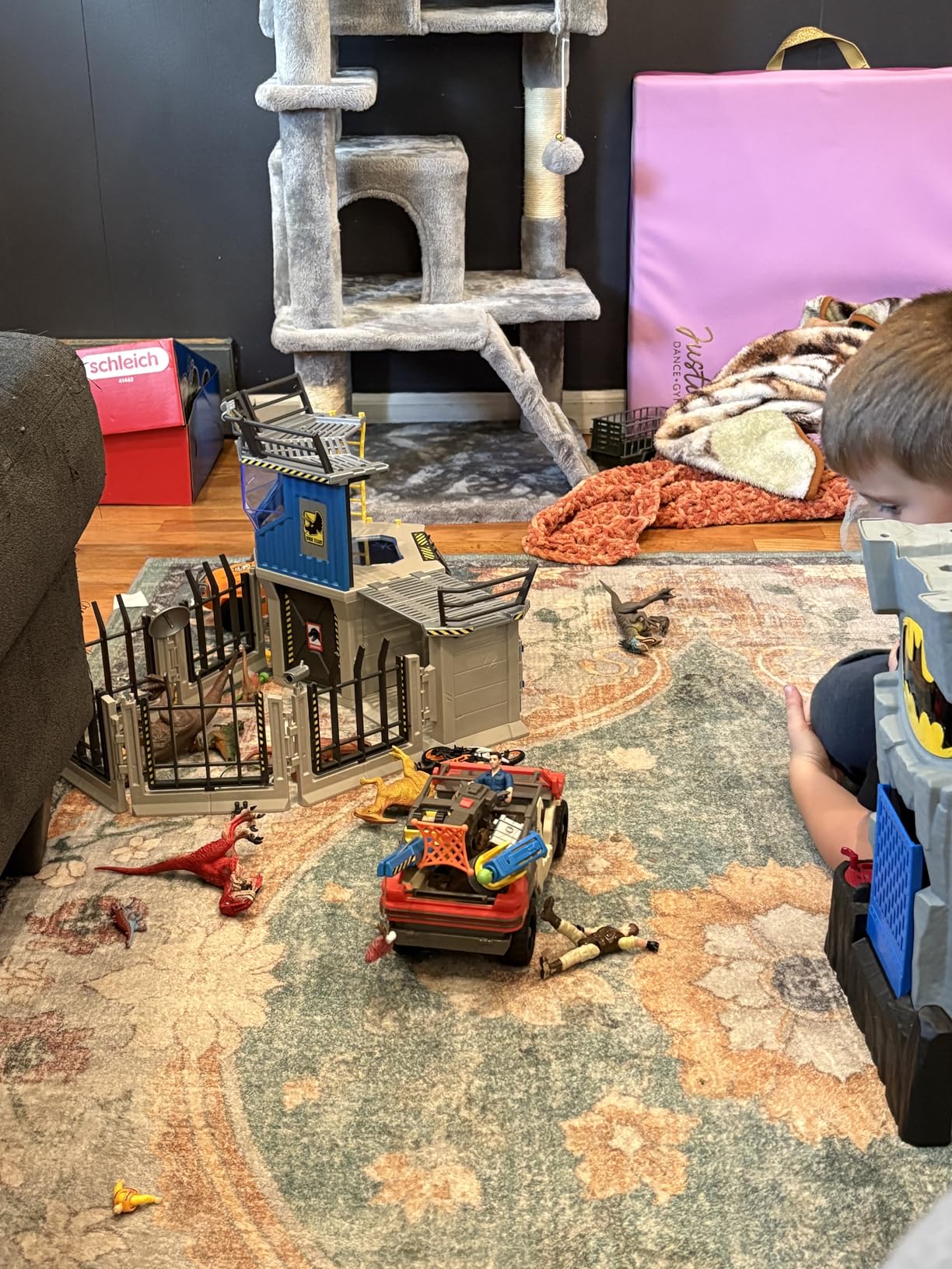 Schleich Dinosaurs - 72PC Large Dinosaur Research Station Playset - Interactive Toy Set with Action Figure and 2 Realistic Movable Dino Figurines for Boys and Girls - Kids Ages 5+ | 41462 customer photo 1