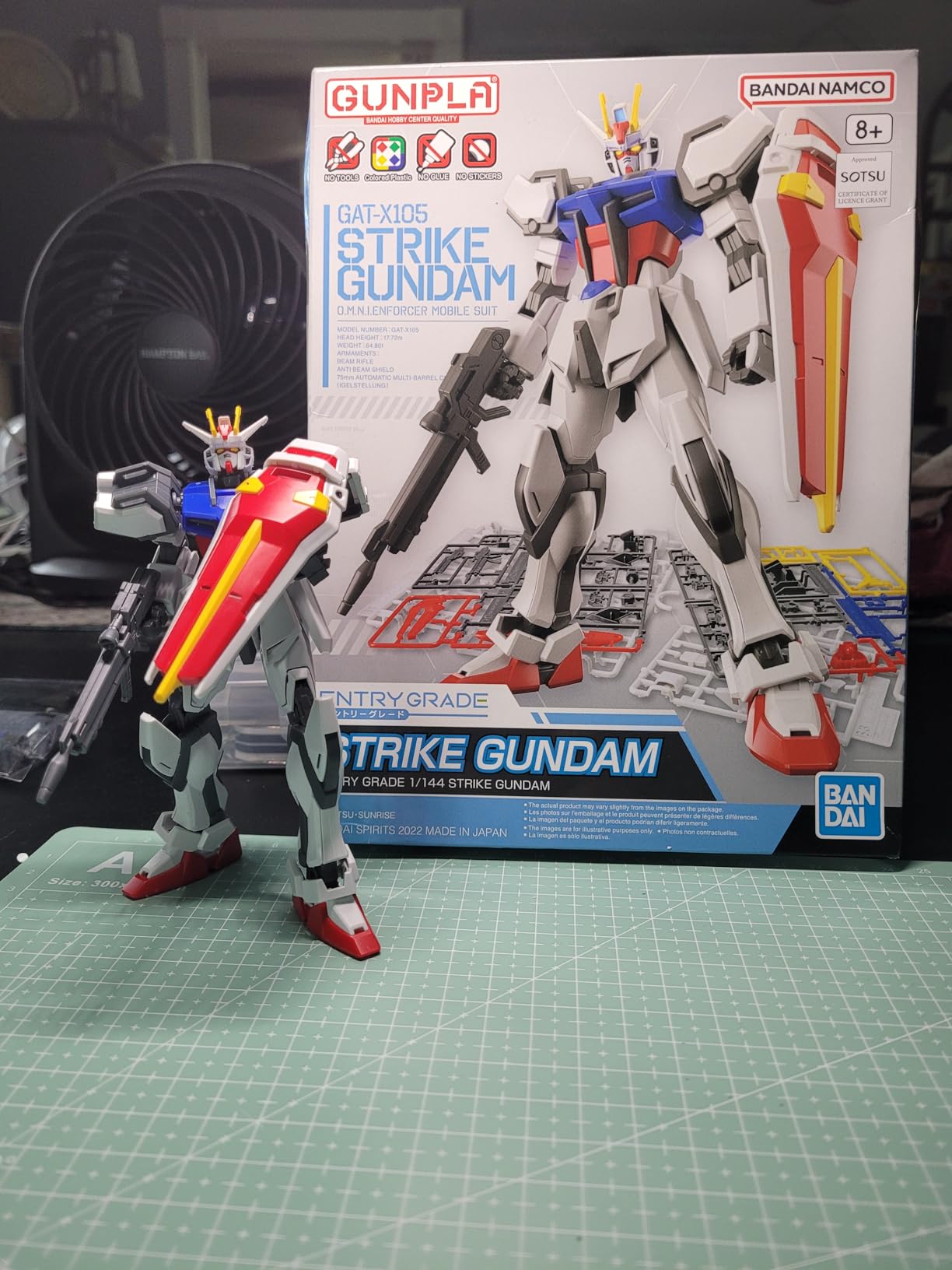 Bandai Hobby - Mobile Suit Gundam Seed - #10 GAT-X105 Strike Gundam Entry Grade 1/144 Model Kit customer photo 2