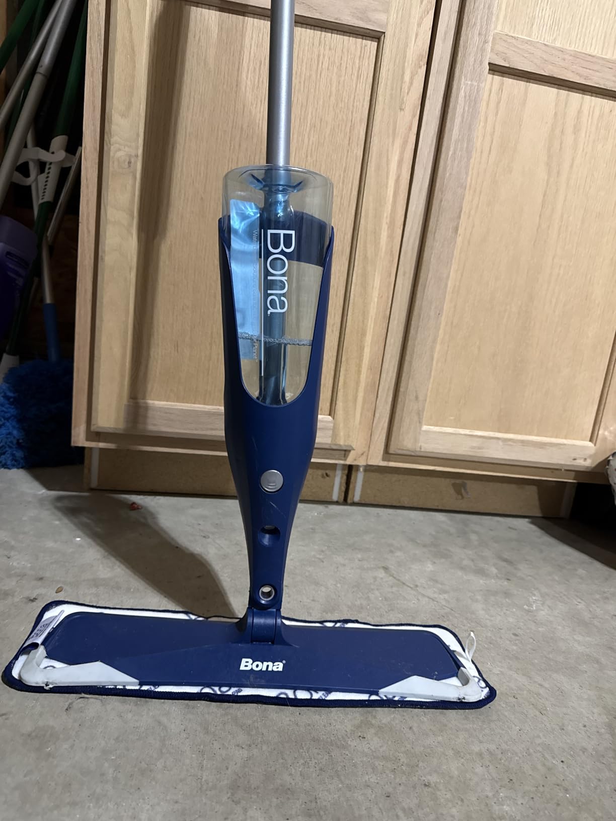 Bona Hardwood Floor Premium Spray Mop - Includes Wood Floor Cleaning Concentrate and Machine Washable Microfiber Cleaning Pad - Dual Zone Cleaning Design for Faster Cleanup customer photo 2