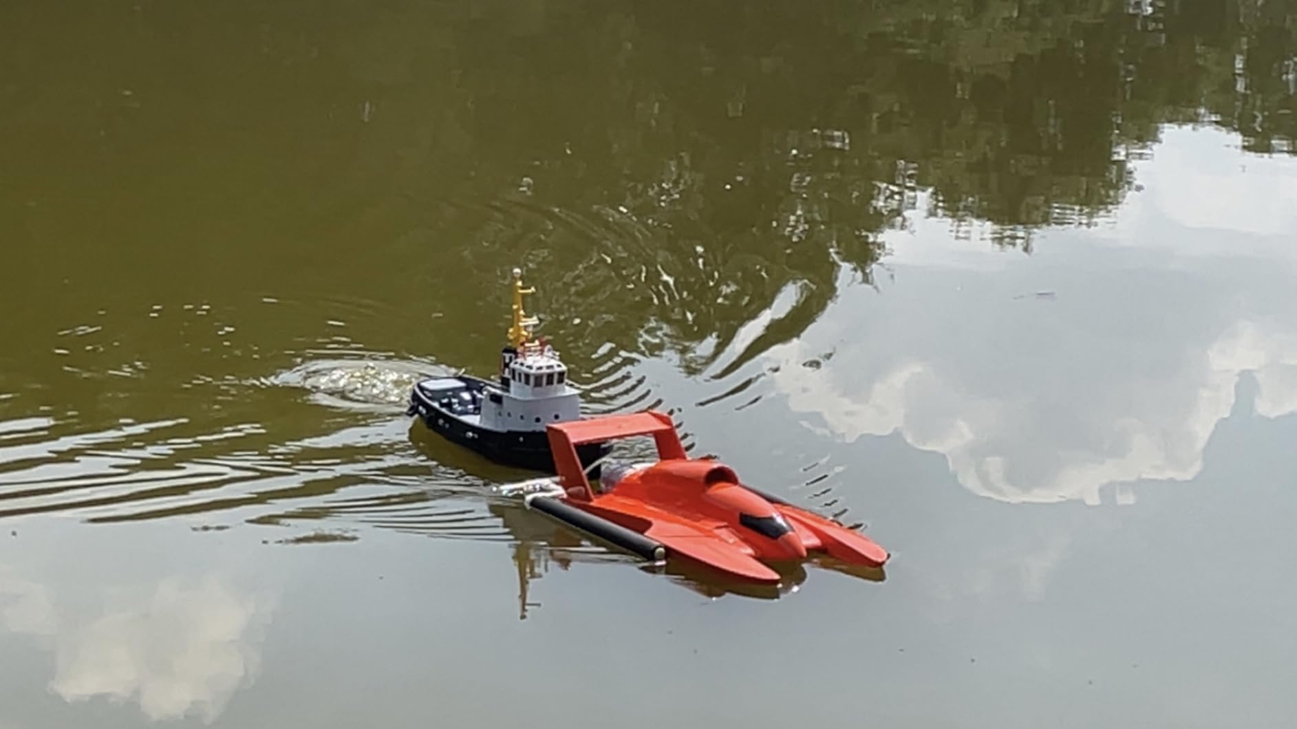 Pro Boat Horizon Harbor 30-Inch RC Tug Boat RTR Battery and Charger Not Included PRB08036 customer photo 1
