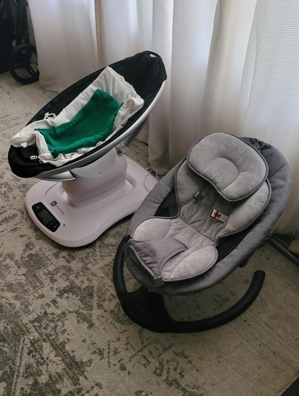 LAREX Baby Swing Infant Swing Electric Toddler Baby Rocker Portable for Newborn, 5 Sway Speeds with Remote Control, 10 Preset Melodies and Bluetooth, 0-6 Months Max 20 Lbs customer photo 2