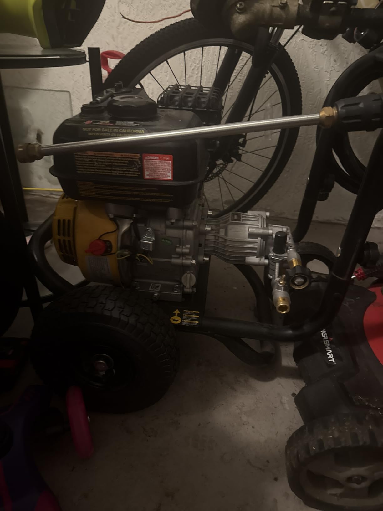 DeWalt 3300 PSI Gas Pressure Washer, 5 Nozzles, Spray Gun, Wand, 25-ft. Hose (DXPW3300-S) customer photo 2