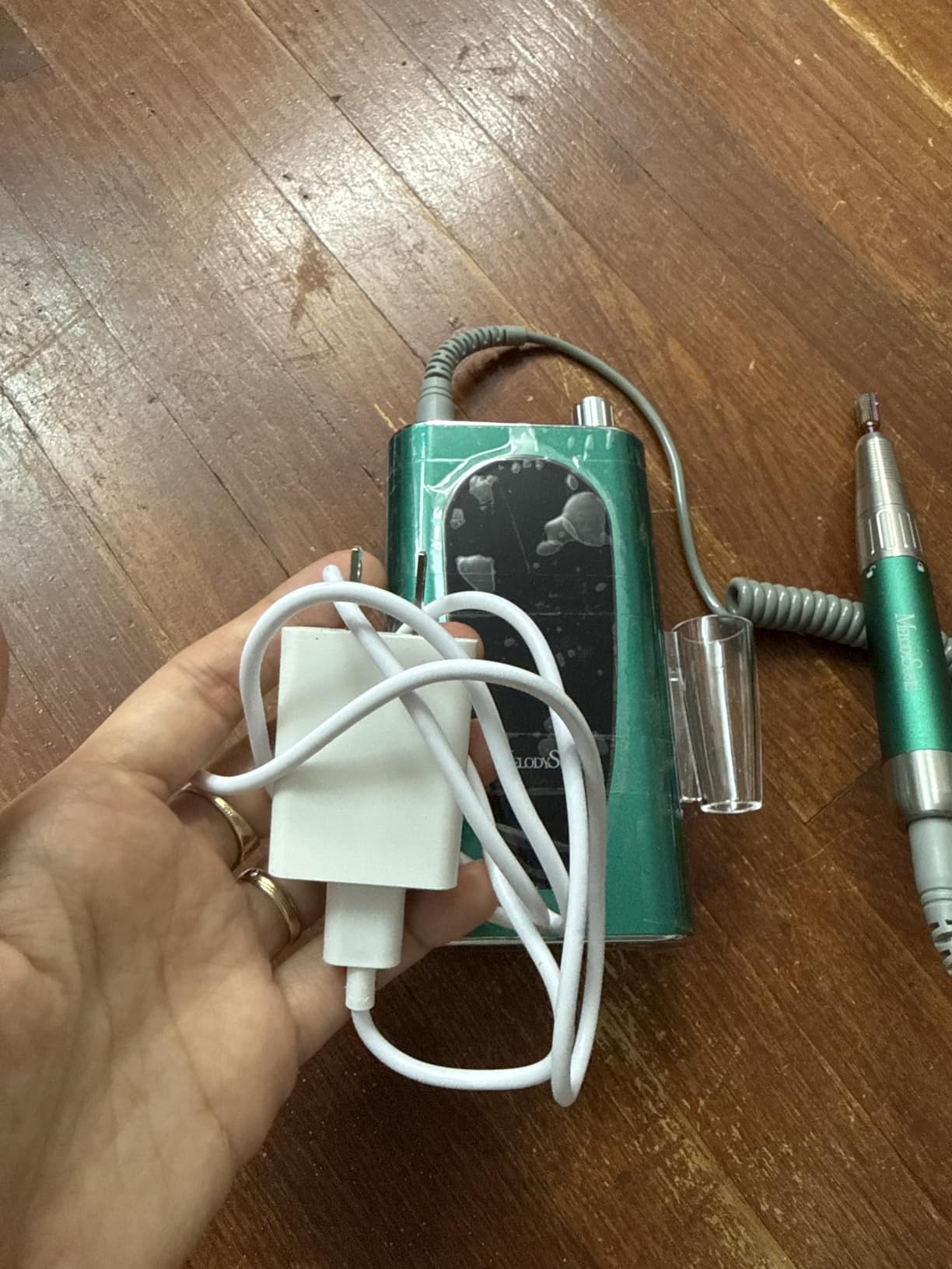 MelodySusie Professional Clip-On High-Efficiency Nail Drill, MM400D 35000RPM Rechargeable E-File with Gem-Cut Design and Lightweight Handpiece for All Manicure Shaping, Gel Removal & Salon Use customer photo 1