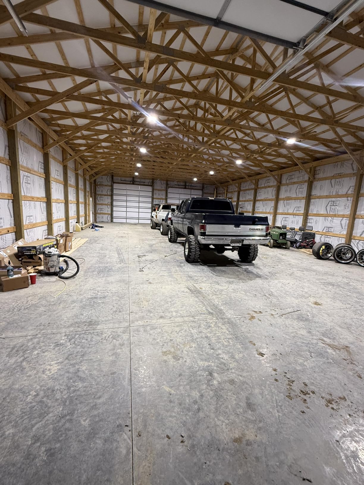 Sunco 10 Pack UFO LED High Bay Light, 150W, 19500 Lumens, 5000k Ultra Bright Commercial Shop Lights for Warehouse, Factory, Workshop, Garage & Barn, Ceiling Mount, Plug & Play, 120V, UL customer photo 1