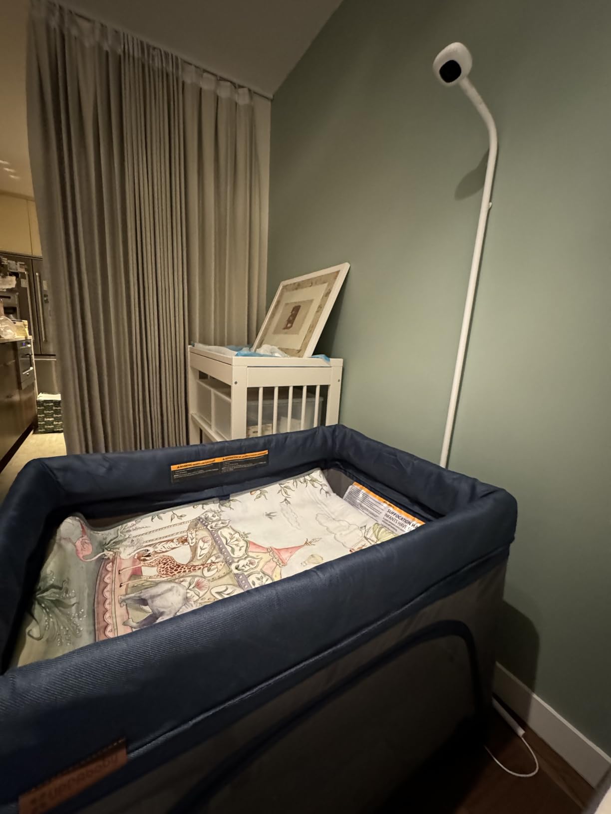UPPAbaby Remi Playard | Deluxe 3-in-1 Portable Playard, Bedside Bassinet + Travel Crib | Mesh Bassinet, Mattress, Organic Cotton Mattress Cover + Storage Bag Included | Charlie (Sand Mélange) customer photo 1