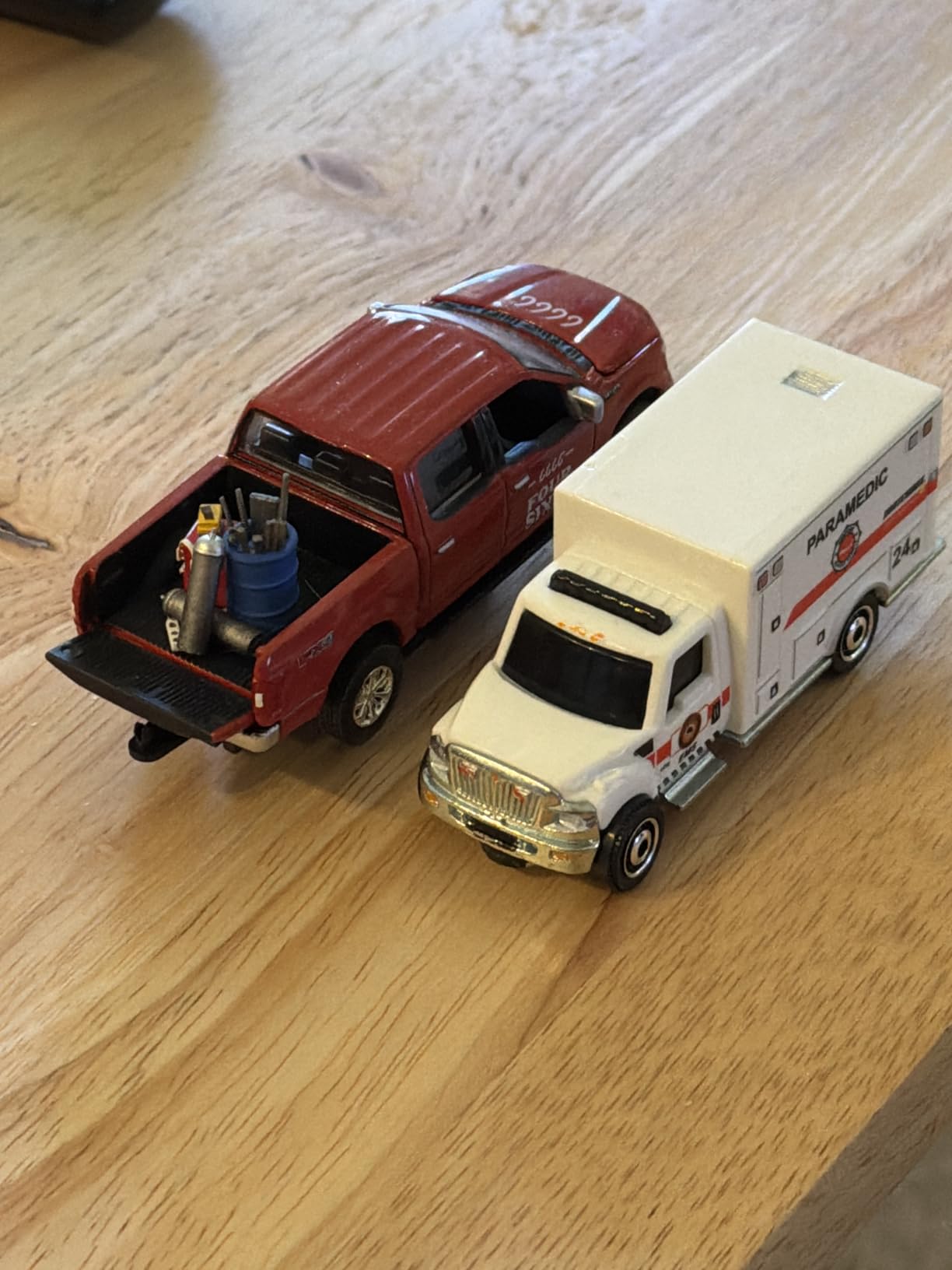 Matchbox 2022 - International Terrastar - Paramedic - Ambulance 36/100 customer photo 2