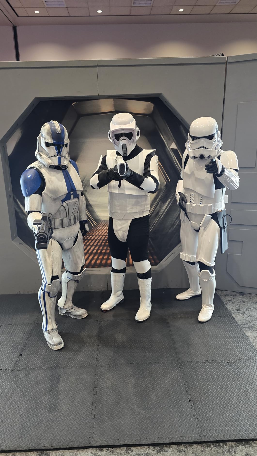 STAR WARS The Black Series Scout Trooper Premium Electronic Helmet with Sound Effects, Return of the Jedi Adult Roleplay Item customer photo 1