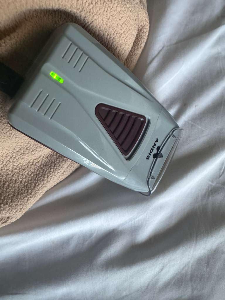 Andis ProFoil Lithium Titanium Foil Shaver TS-1 17235, Cord/Cordless, Smooth Shaving with Charger, Gray customer photo 1