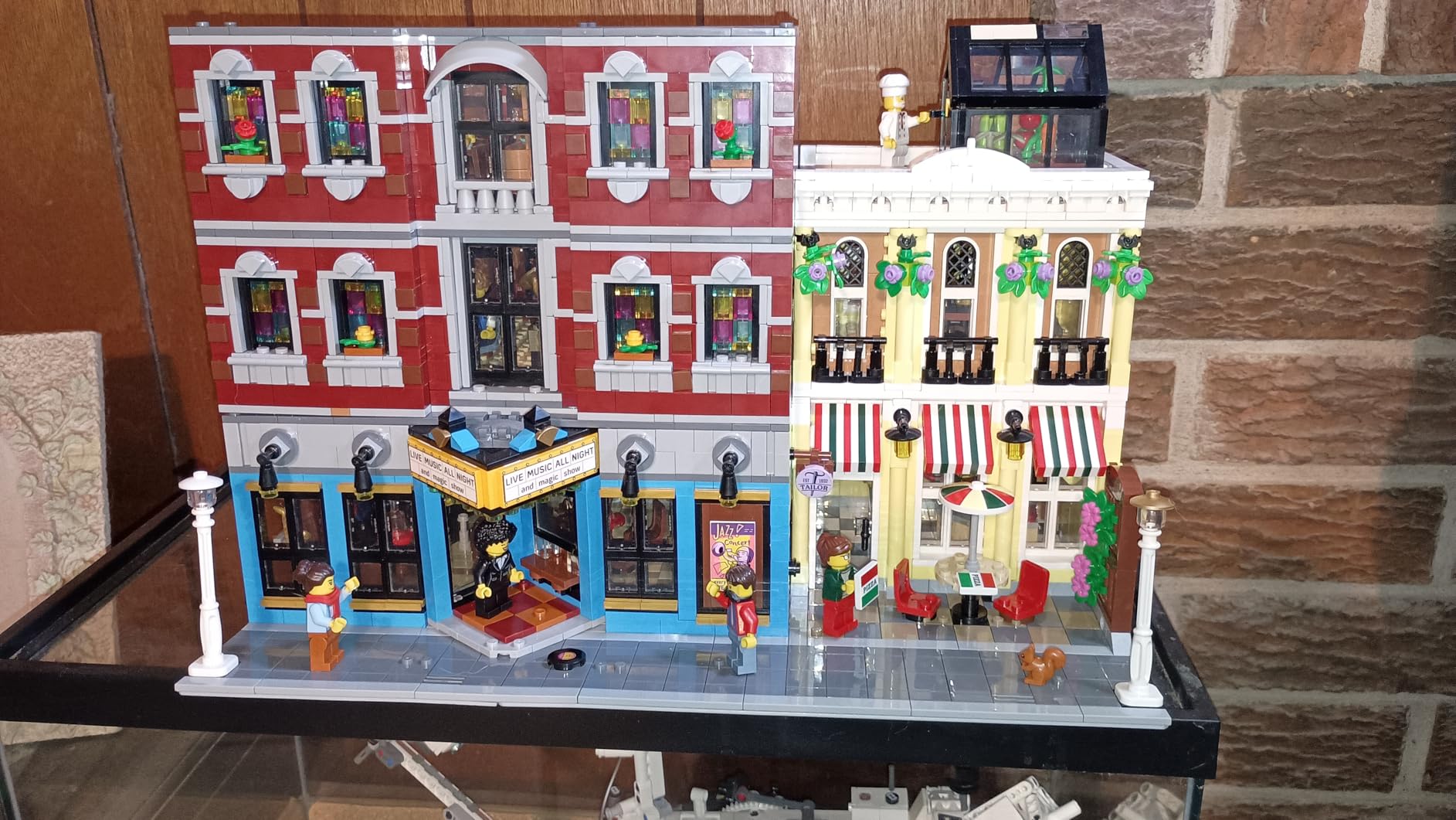 Icons Jazz Club Building Blocks for Adults - Office or Book Shelf Decor for Men & Women, Ages 18+ Years - Gifts for Christmas - 10312 customer photo 1