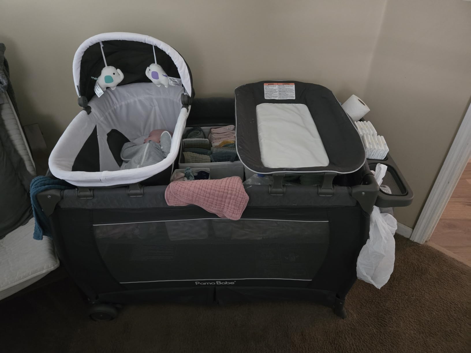 Pamo Babe Pack and Play 4-in-1 Baby Playard with Bassinet & Changing Table, Foldable Portable Playpen with Mattress, Nursery Center for Newborn to Toddler 0-36M-Black customer photo 2