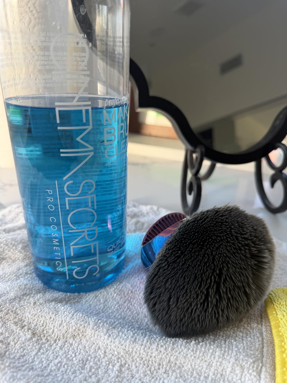 Cinema Secrets Original Blue Vanilla Makeup Brush Cleaner Solution - Professional Cleanser for Makeup Brushes - Quick-Drying, Rinse-Free Formula customer photo 2