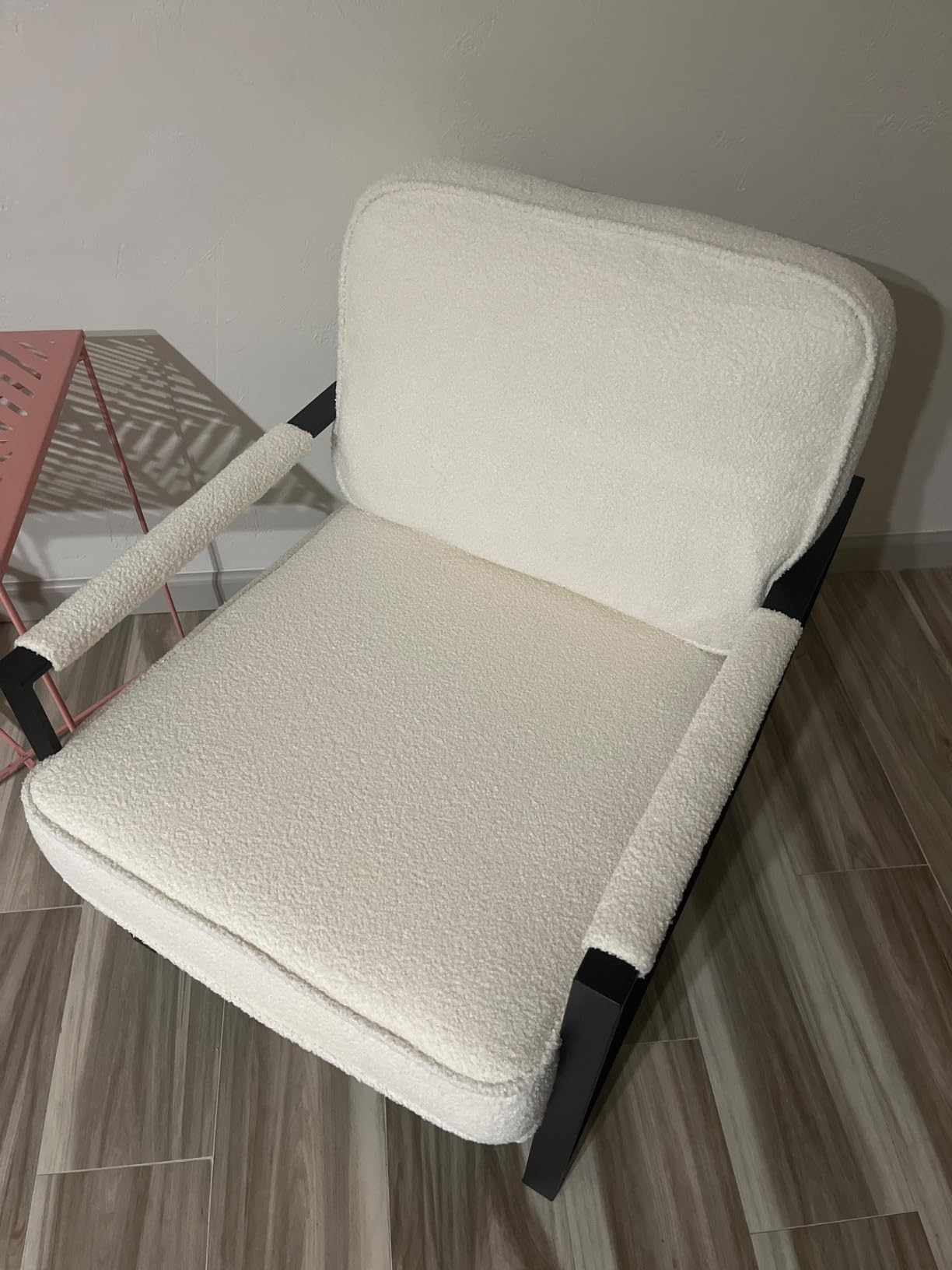 Yaheetech Set of 2 Accent Chairs for Living Room, Oversized Faux Leather Chair, Mid Century Modern Reading Chair for Bedroom Waiting Room, Light Brown customer photo 2