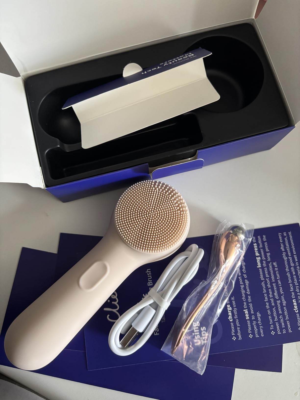 Silicone Face Scrubber, NågraCoola CLIE 2.0 Facial Cleansing Brush, Rechargeable, Waterproof Face Scrub Brush for Cleansing, Exfoliating, Massaging, Electric Facial Exfoliator for Women & Men - Black customer photo 1