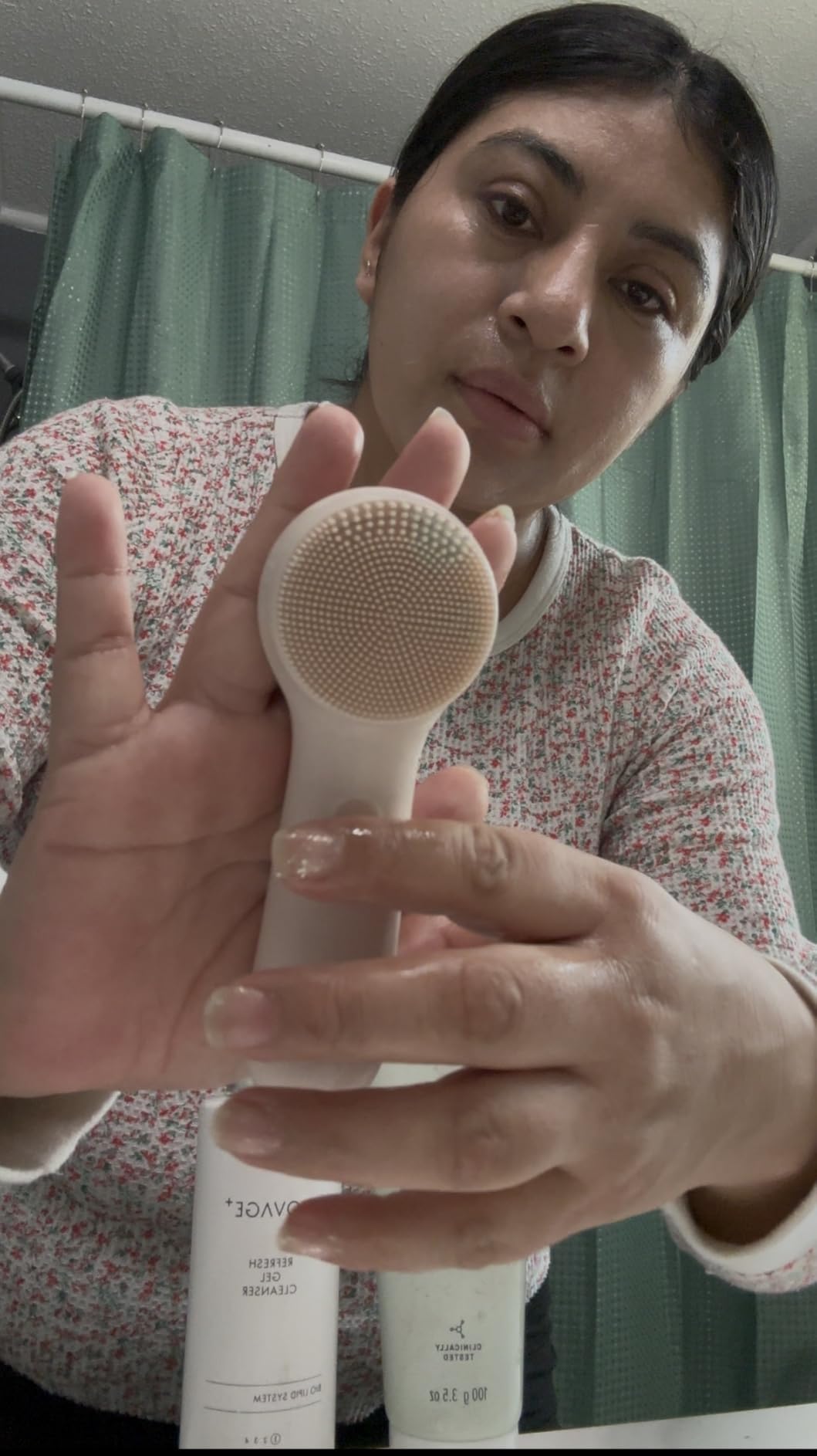 Silicone Face Scrubber, NågraCoola CLIE 2.0 Facial Cleansing Brush, Rechargeable, Waterproof Face Scrub Brush for Cleansing, Exfoliating, Massaging, Electric Facial Exfoliator for Women & Men - Black customer photo 2