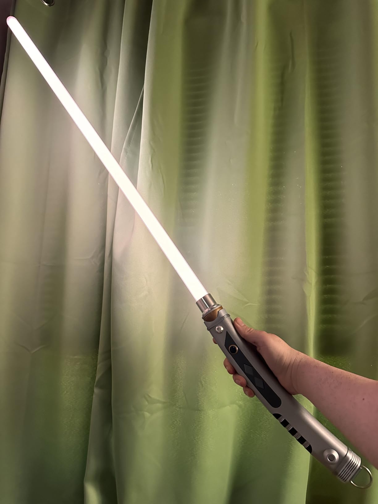 The Black Series Ahsoka Tano Force FX Elite Electronic Lightsaber with Advanced LED and Sound Effects, Ages 14 and Up customer photo 1