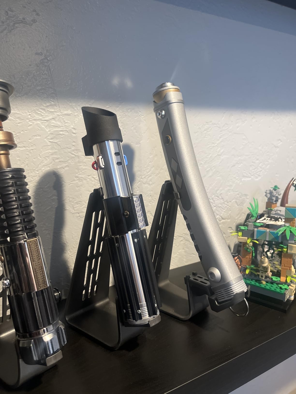 The Black Series Ahsoka Tano Force FX Elite Electronic Lightsaber with Advanced LED and Sound Effects, Ages 14 and Up customer photo 2