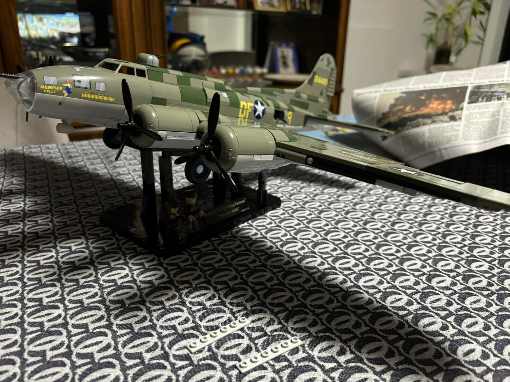 Historical Collection WWII Boeing B-17F Flying Fortress Memphis Belle Aircraft - Executive Edition customer photo 1