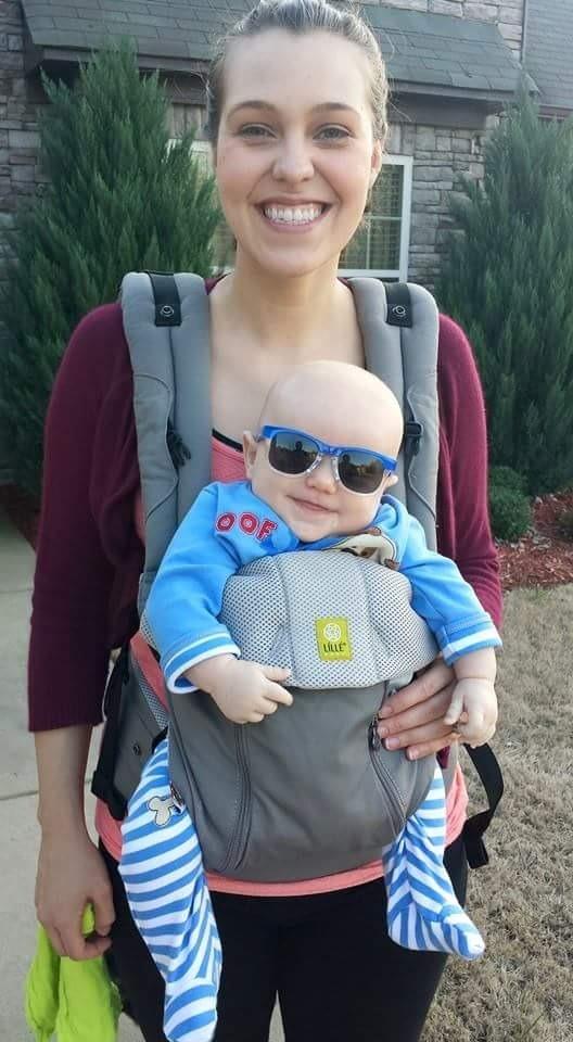 LILLEbaby Complete All Seasons Ergonomic 6-in-1 Baby Carrier Infant to Toddler with Lumbar Support (7-45 Pounds), 360 Degree Baby Wearing & Multi-Position, Inward & Outward Facing (Moonbeam) customer photo 1